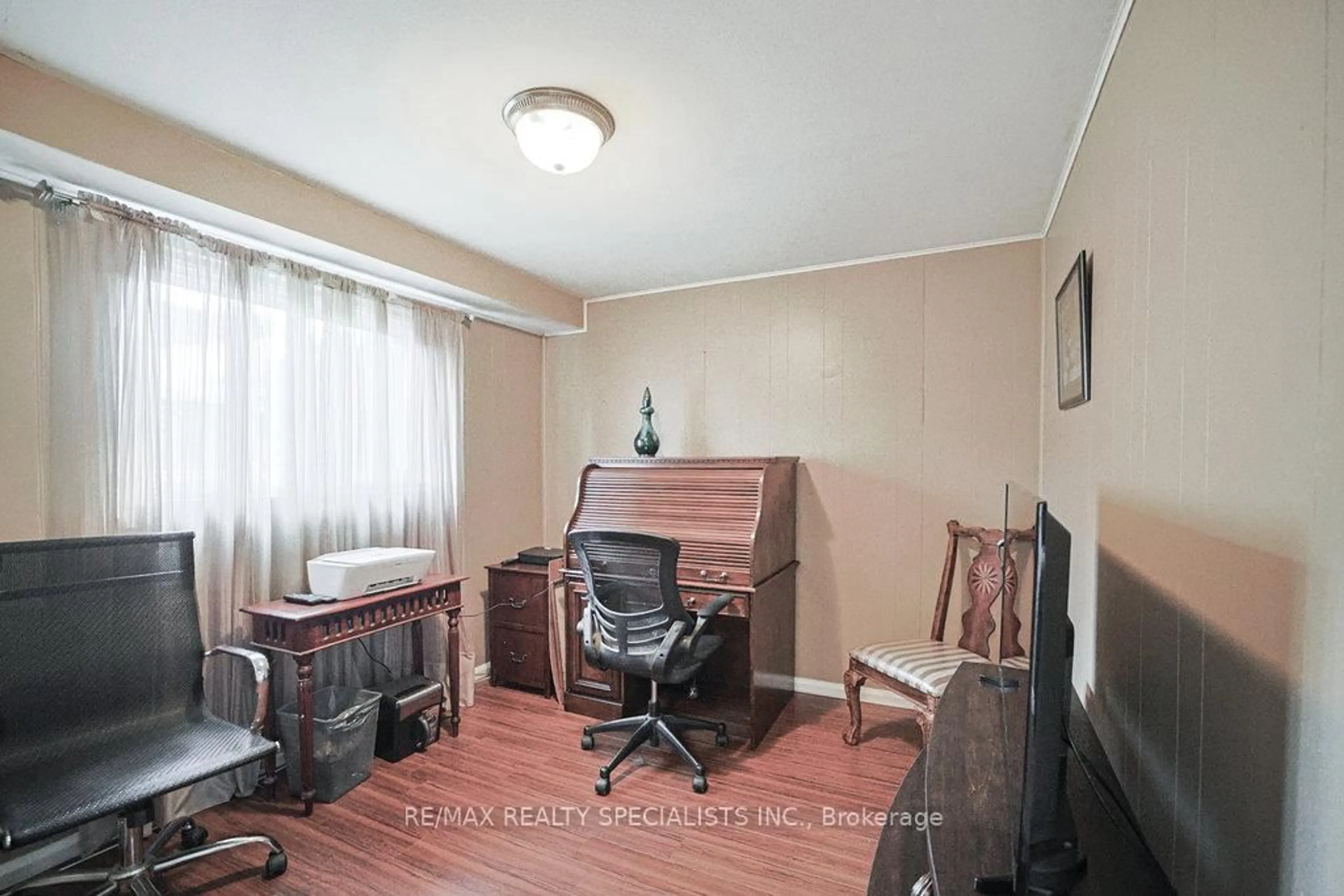 A pic of a room for 28 Bromley Cres, Brampton Ontario L6T 1Z1