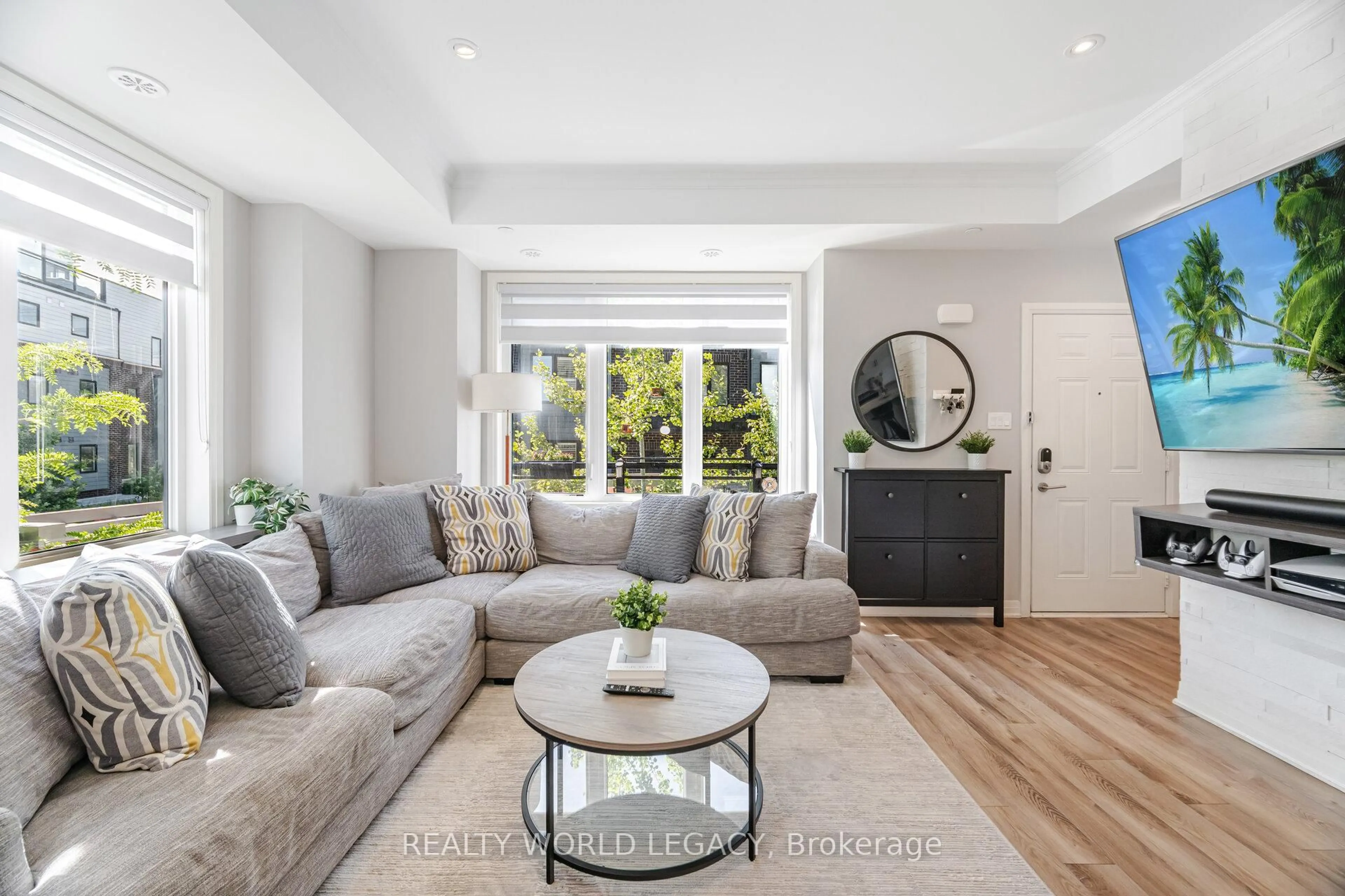 Living room with furniture, unknown for 1155 Stroud Lane #8, Mississauga Ontario L5J 0B3