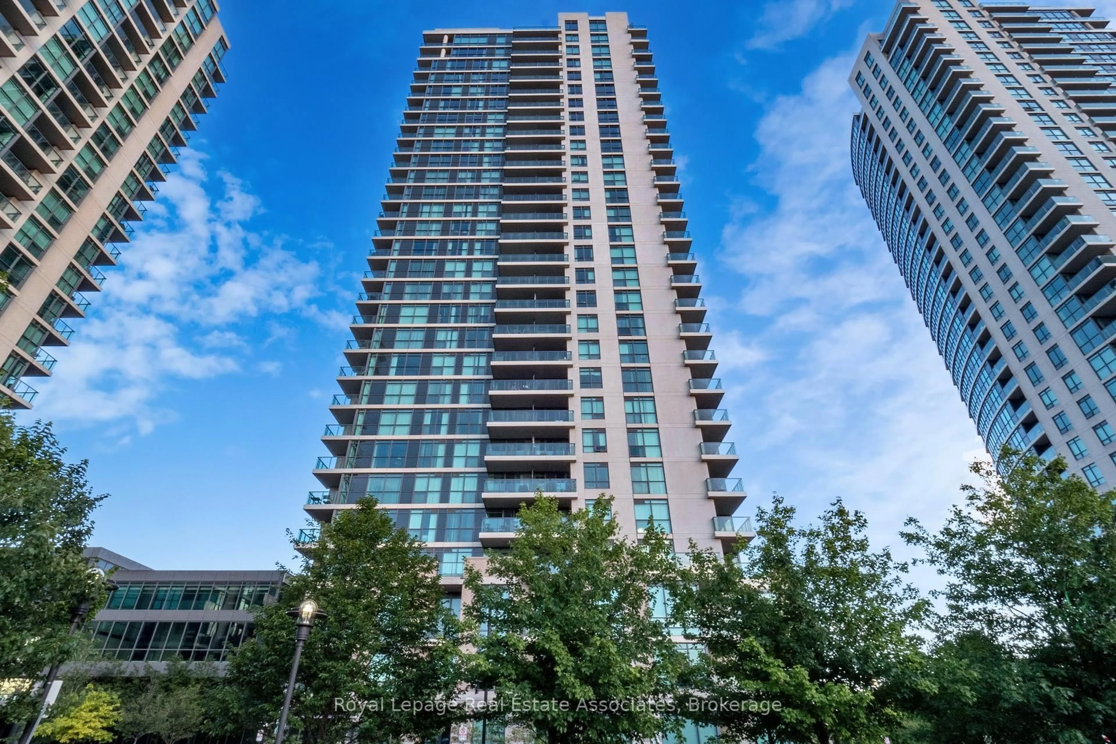 Unknown for 215 Sherway Gardens Rd #2202, Toronto Ontario M9C 0A4