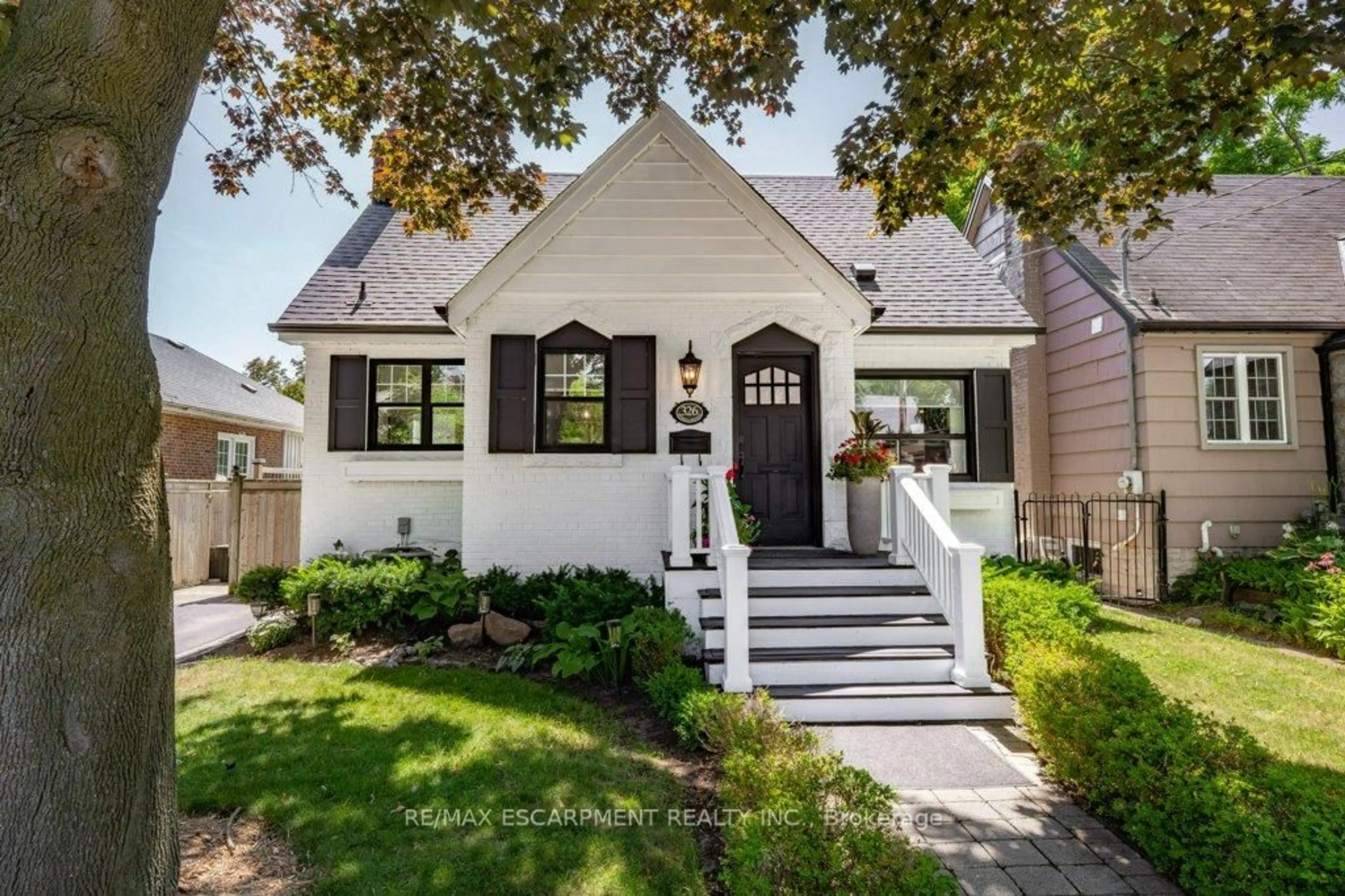 Home with brick exterior material, street for 326 Seneca Ave, Burlington Ontario L7R 2Z9