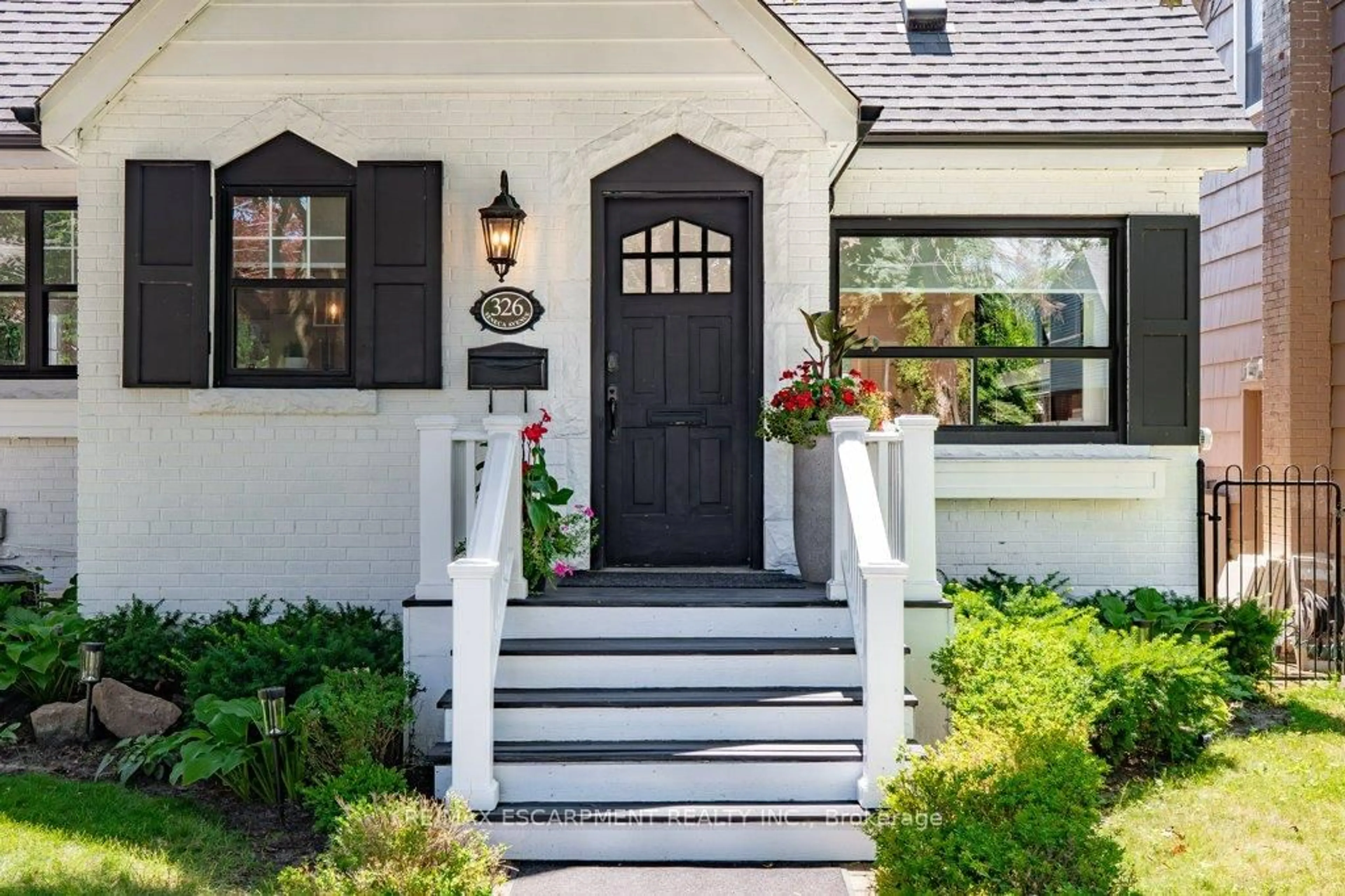 Unknown for 326 Seneca Ave, Burlington Ontario L7R 2Z9