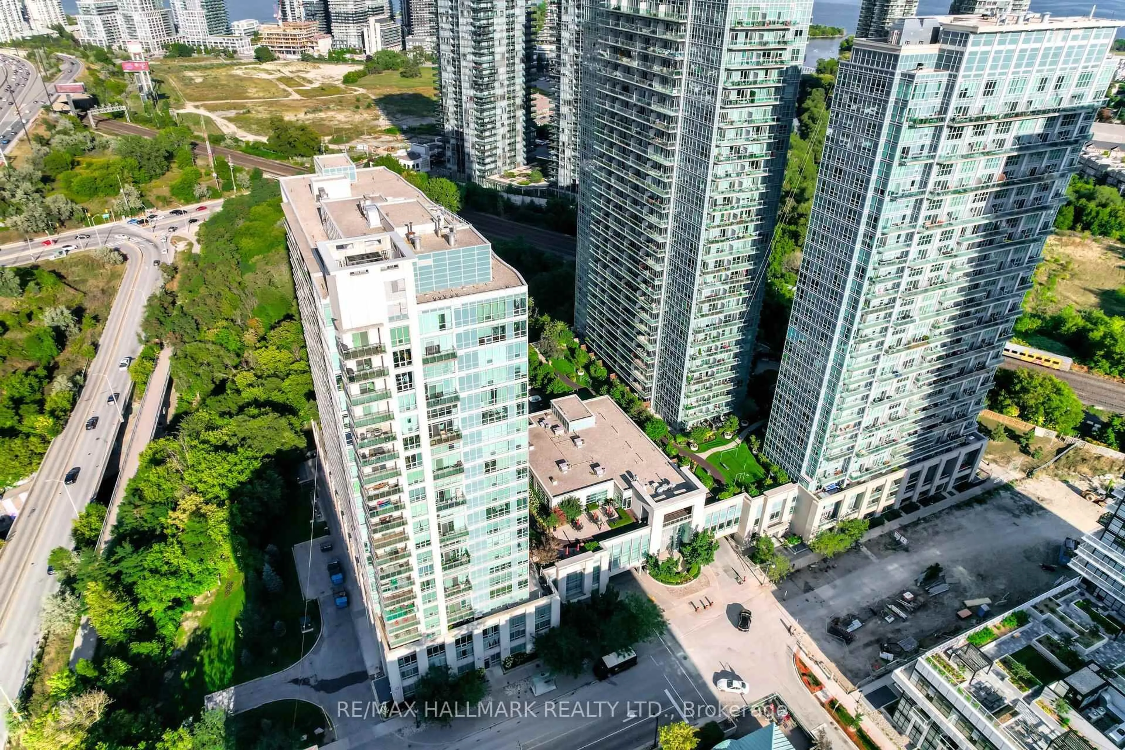 A pic from outside/outdoor area/front of a property/back of a property/a pic from drone, city buildings view from balcony for 185 Legion Rd #1114, Toronto Ontario M8Y 0A1