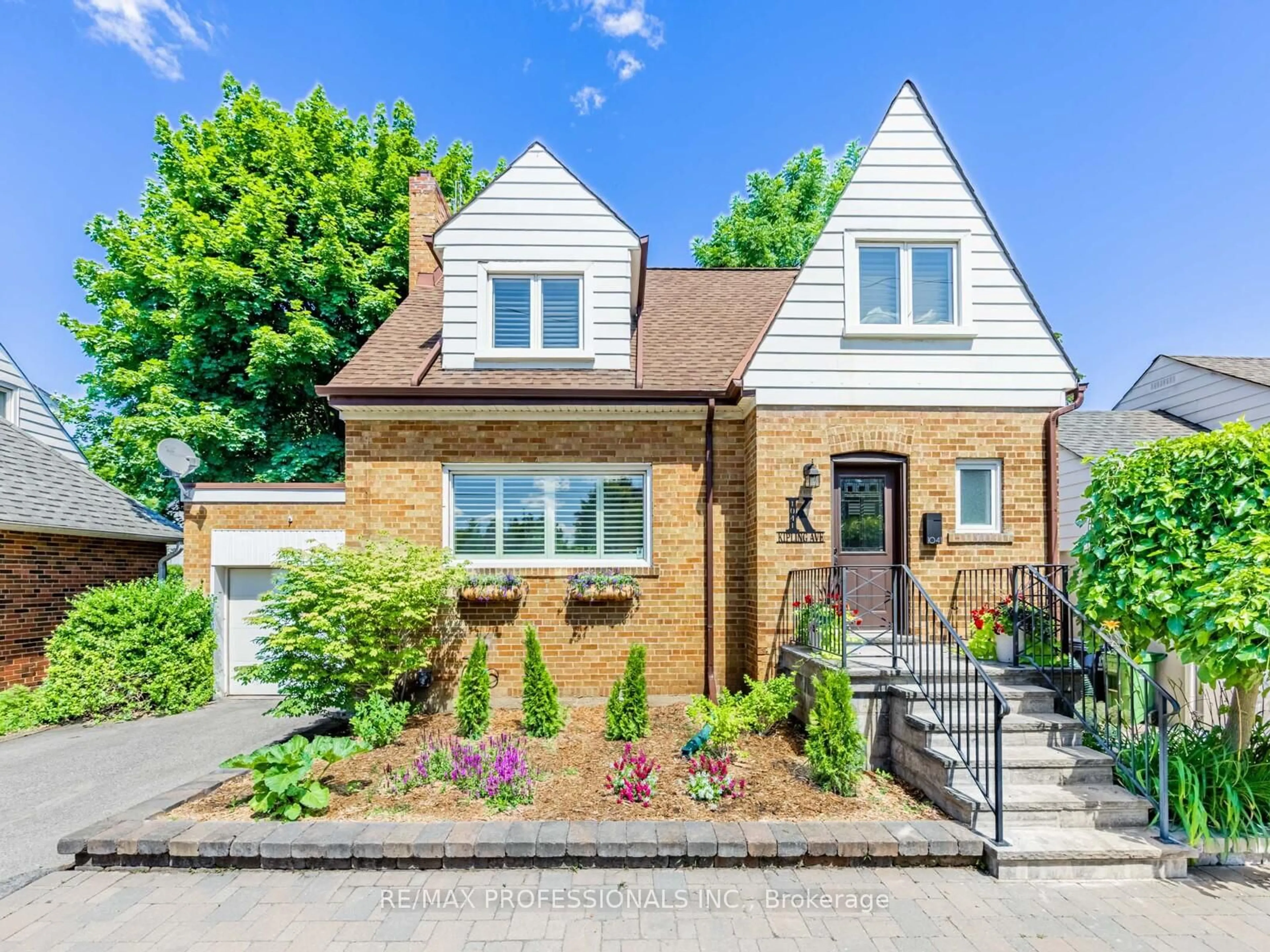 Home with brick exterior material, street for 1041 Kipling Ave, Toronto Ontario M9B 3L7