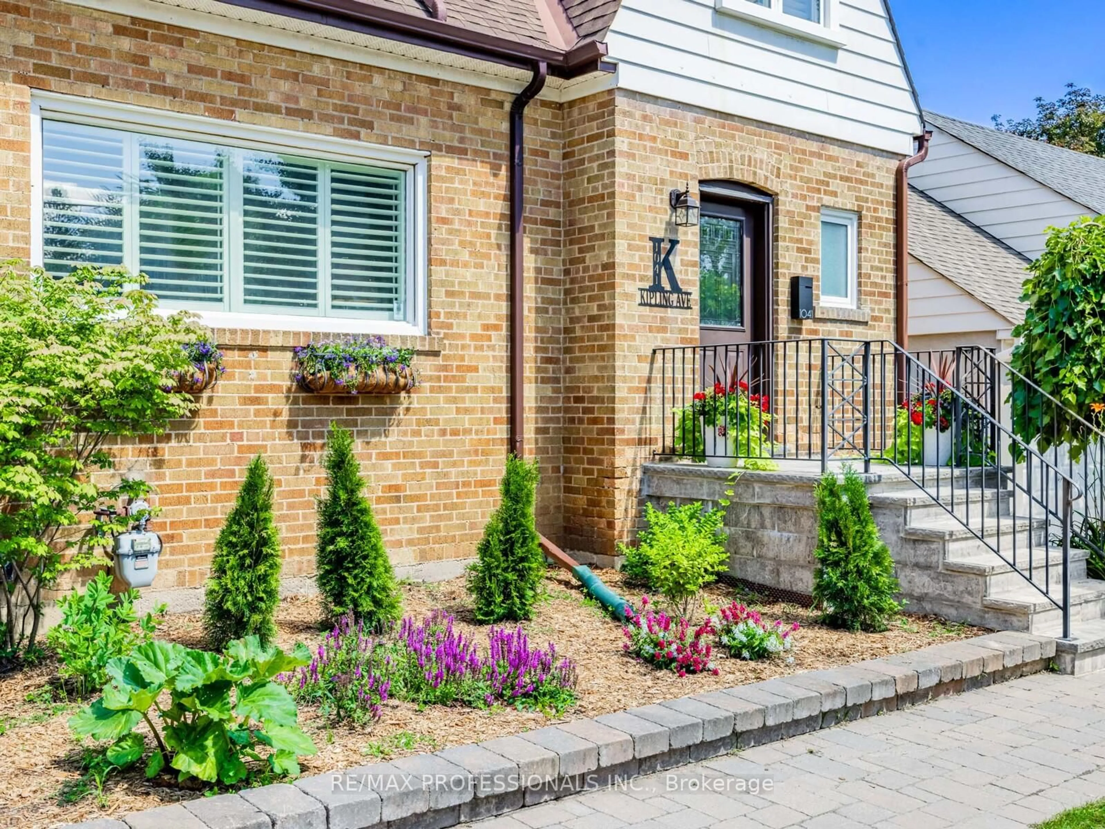 Home with brick exterior material, street for 1041 Kipling Ave, Toronto Ontario M9B 3L7