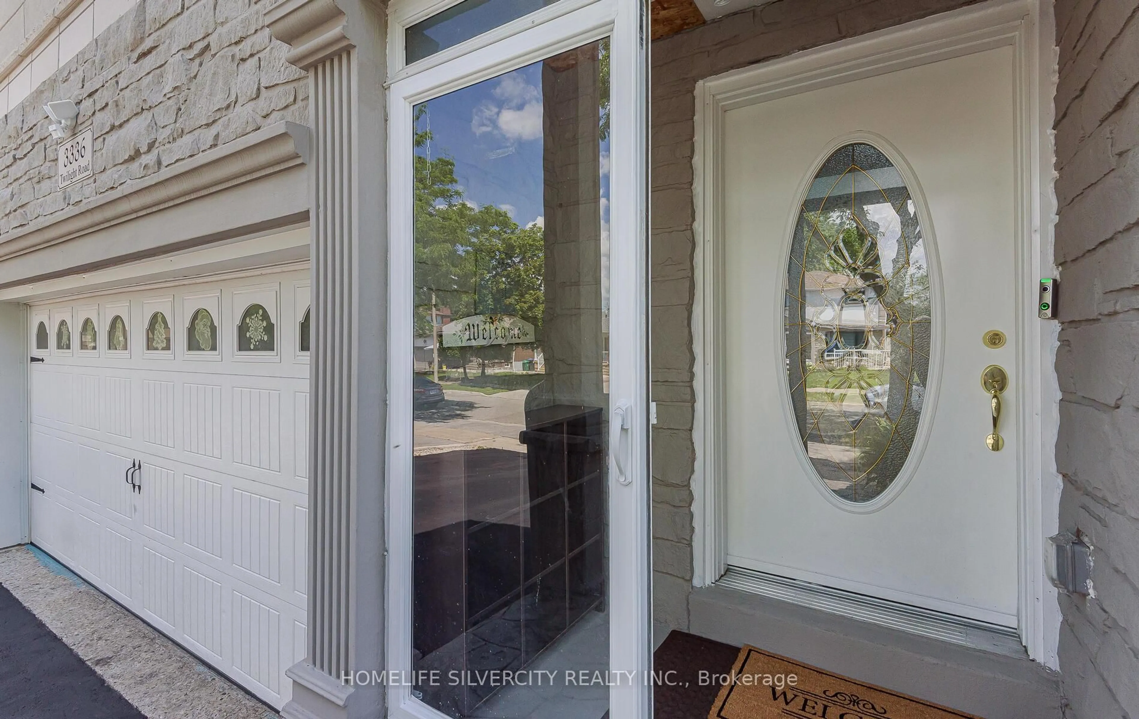 Indoor entryway for 3336 Twilight Rd, Mississauga Ontario L4T 1Z9