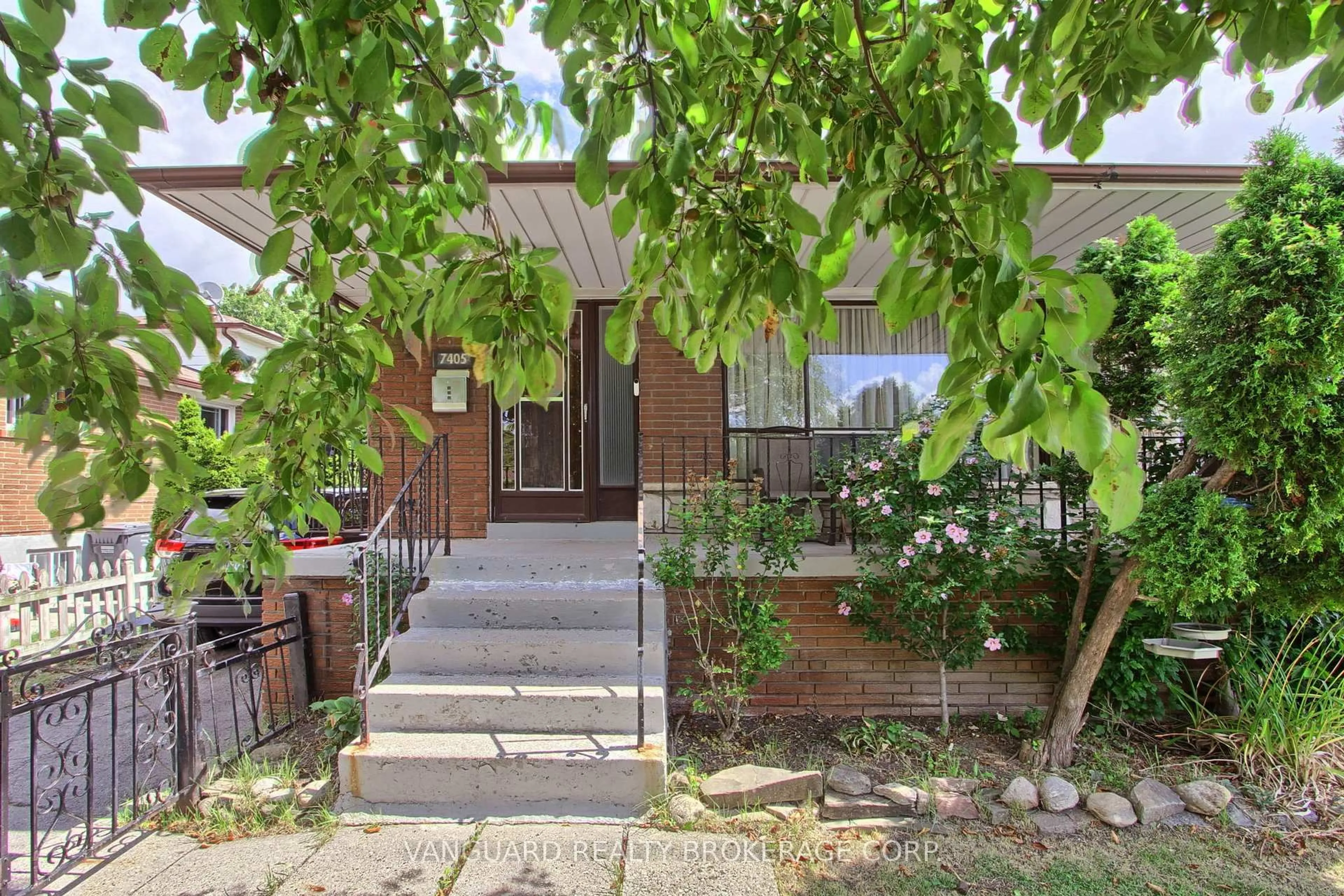Unknown for 7405 Catalpa Rd, Mississauga Ontario L4T 2T2