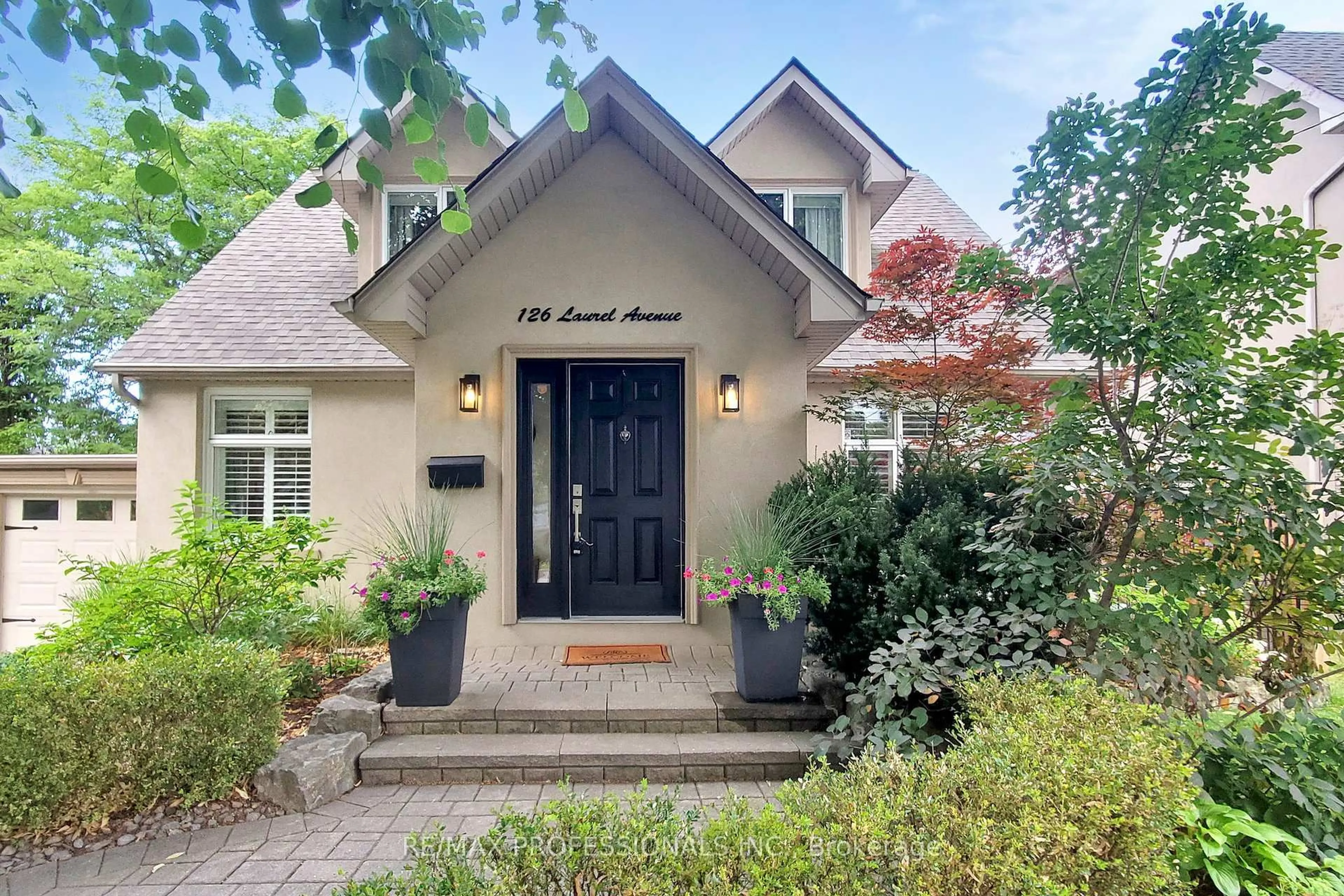 Home with brick exterior material, street for 126 Laurel Ave, Toronto Ontario M9B 4T6