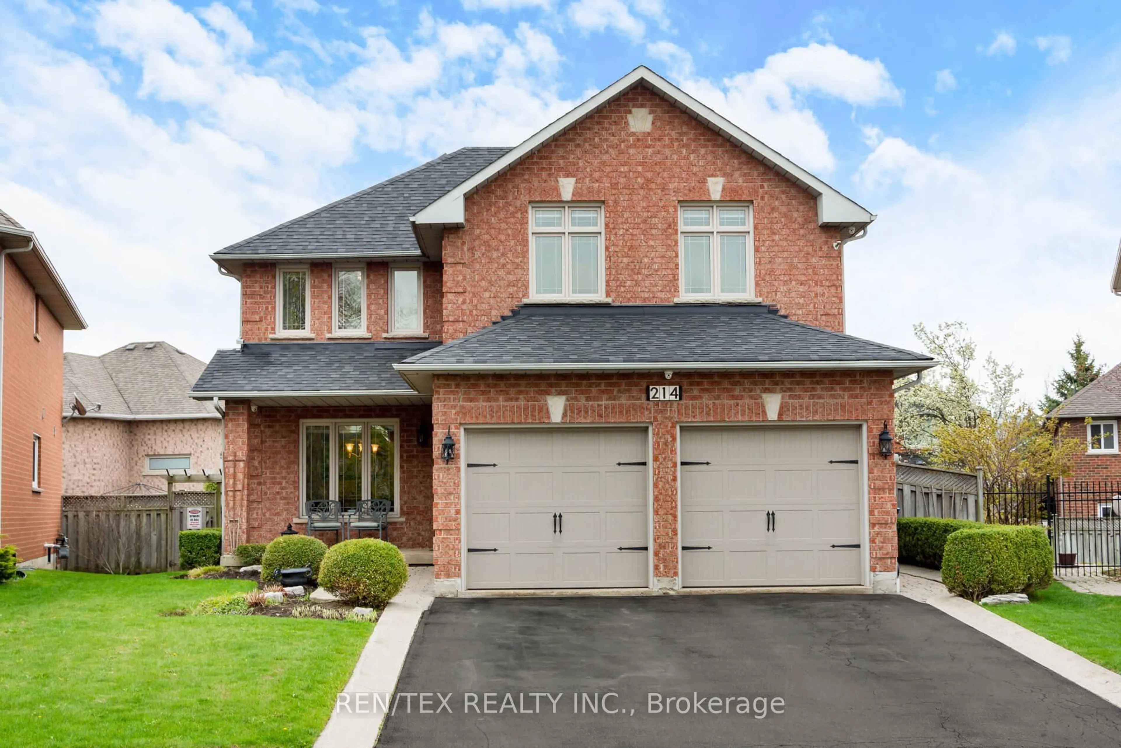 Home with brick exterior material, street for 214 Woodtrail Crt, Mississauga Ontario L4Z 3S4