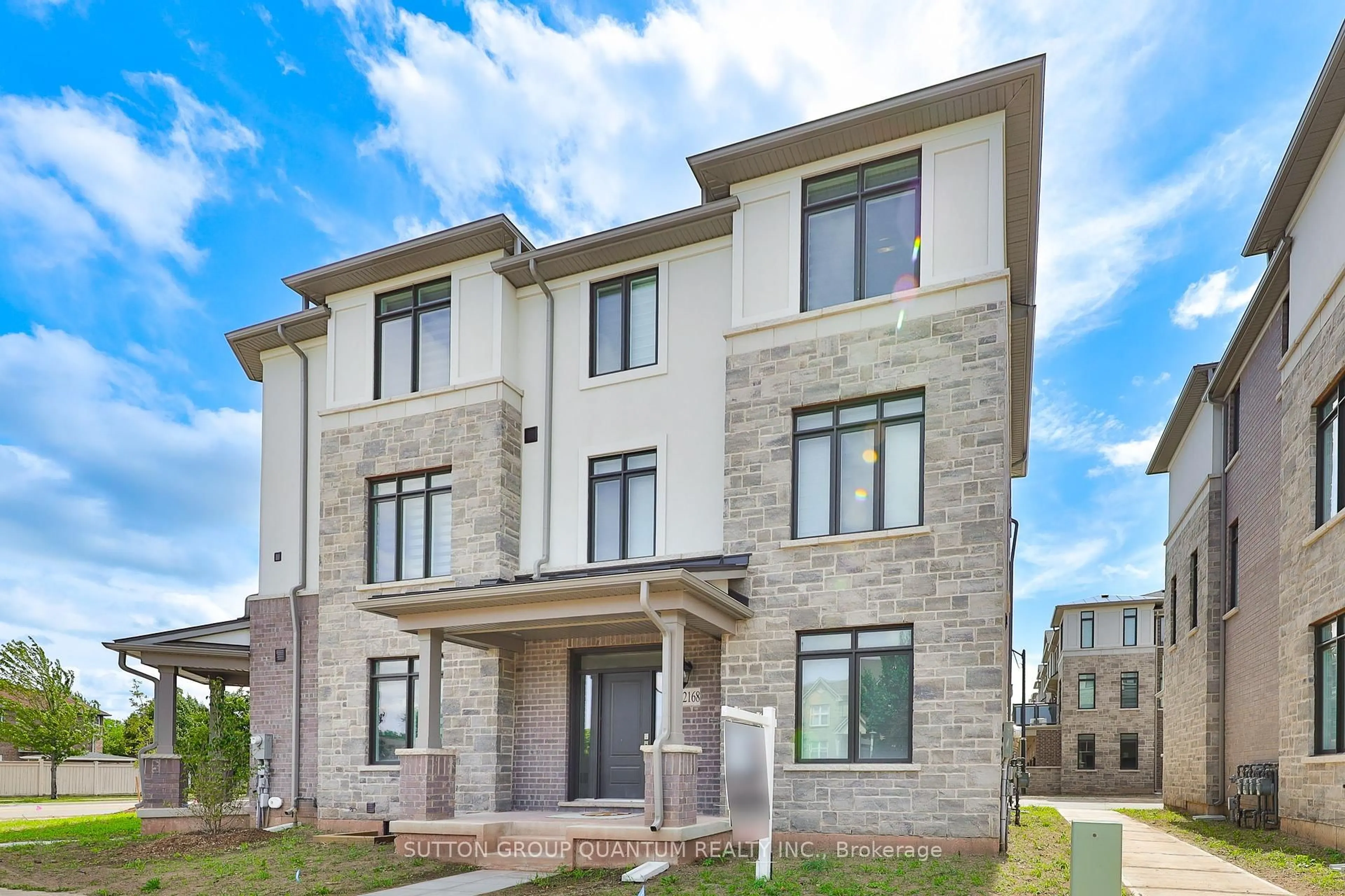 Home with brick exterior material, building for 2168 Postmaster Dr, Oakville Ontario L6M 5T1