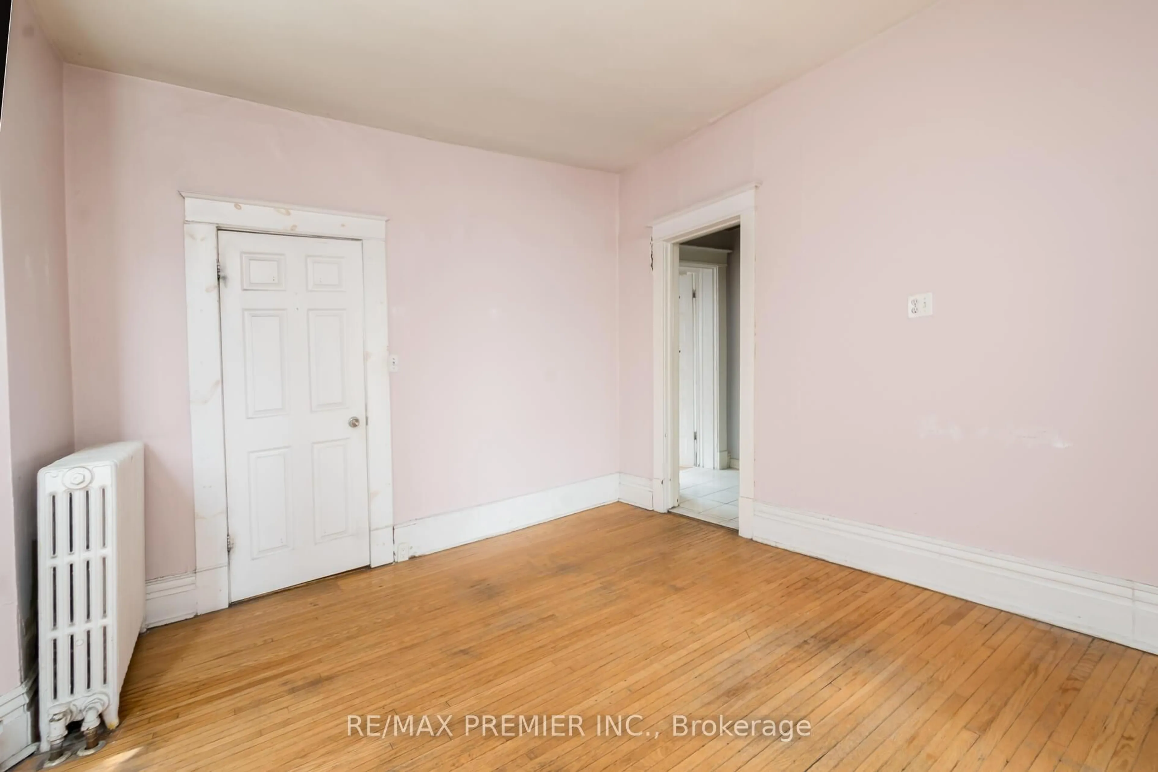 A pic of a room for 300 Keele St, Toronto Ontario M6P 2K4