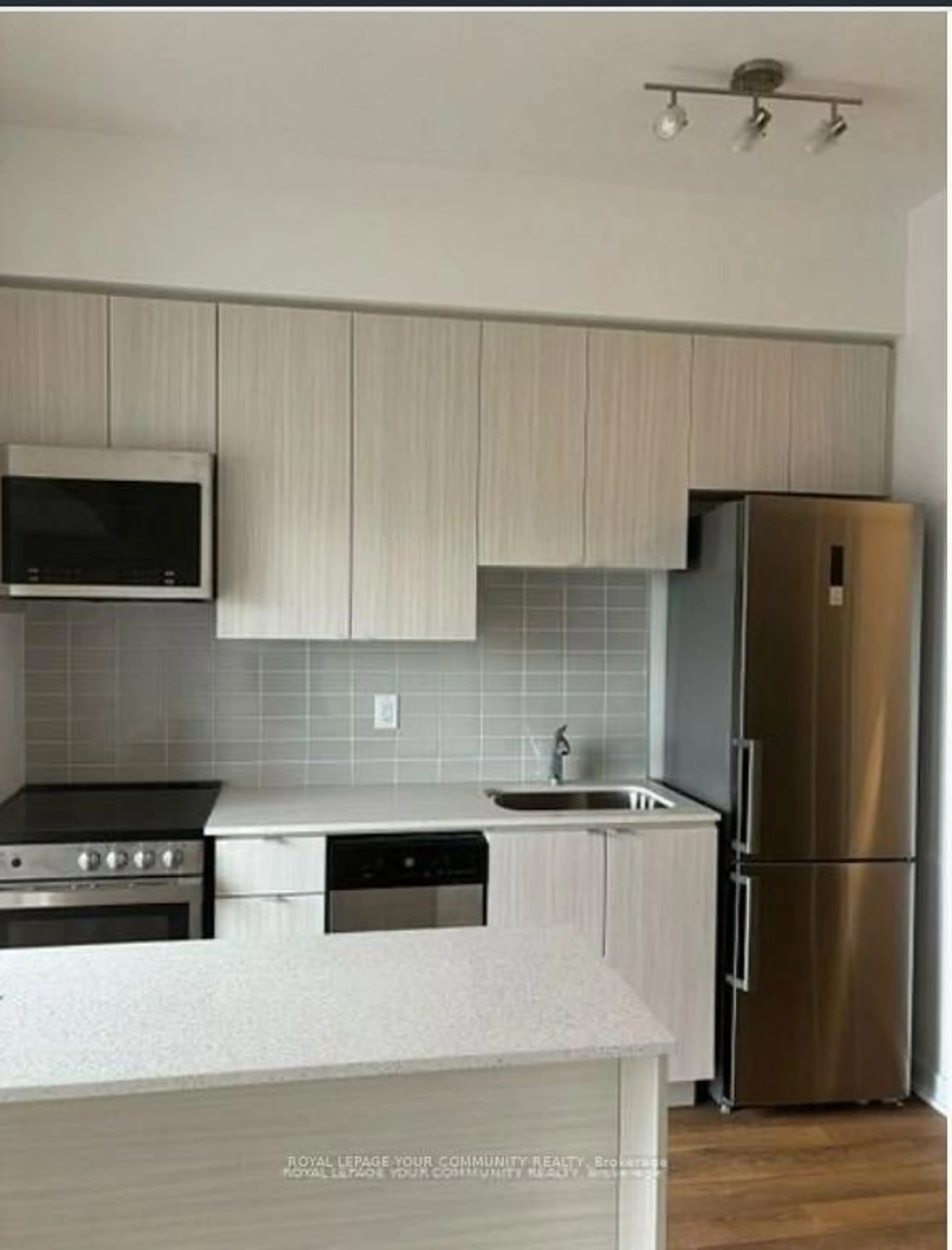 Standard kitchen, unknown for 2433 DUFFERIN St #511, Toronto Ontario M6E 3T3