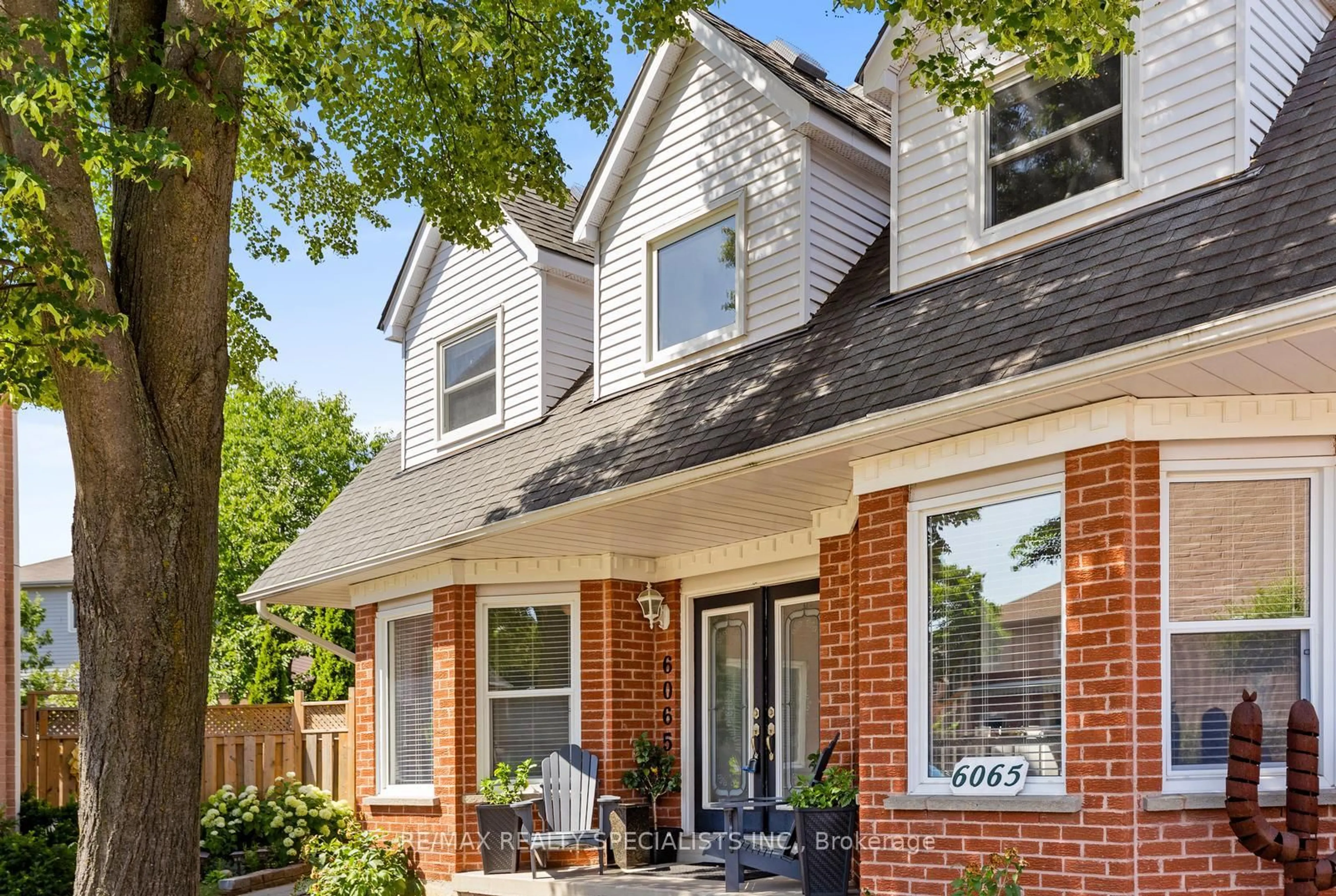 Home with brick exterior material, street for 6065 Tenth line, Mississauga Ontario L5W 5S6
