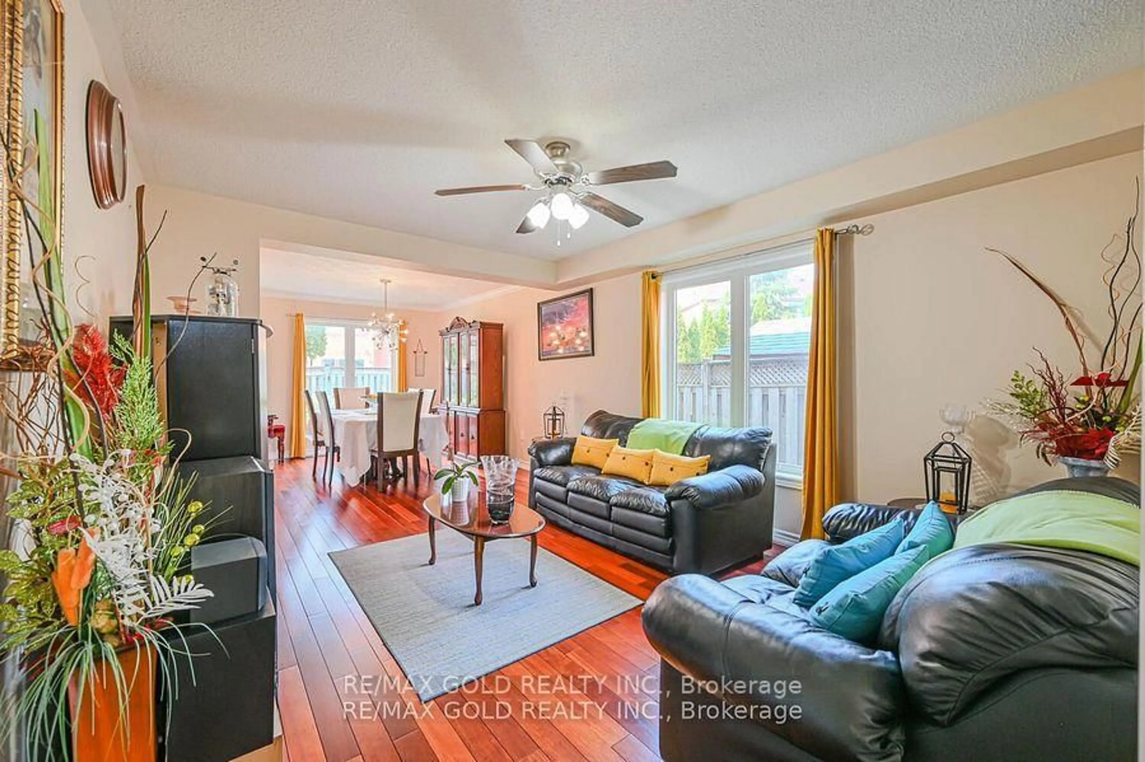 Living room with furniture, unknown for 47 Seclusion Cres, Brampton Ontario L6R 1L5