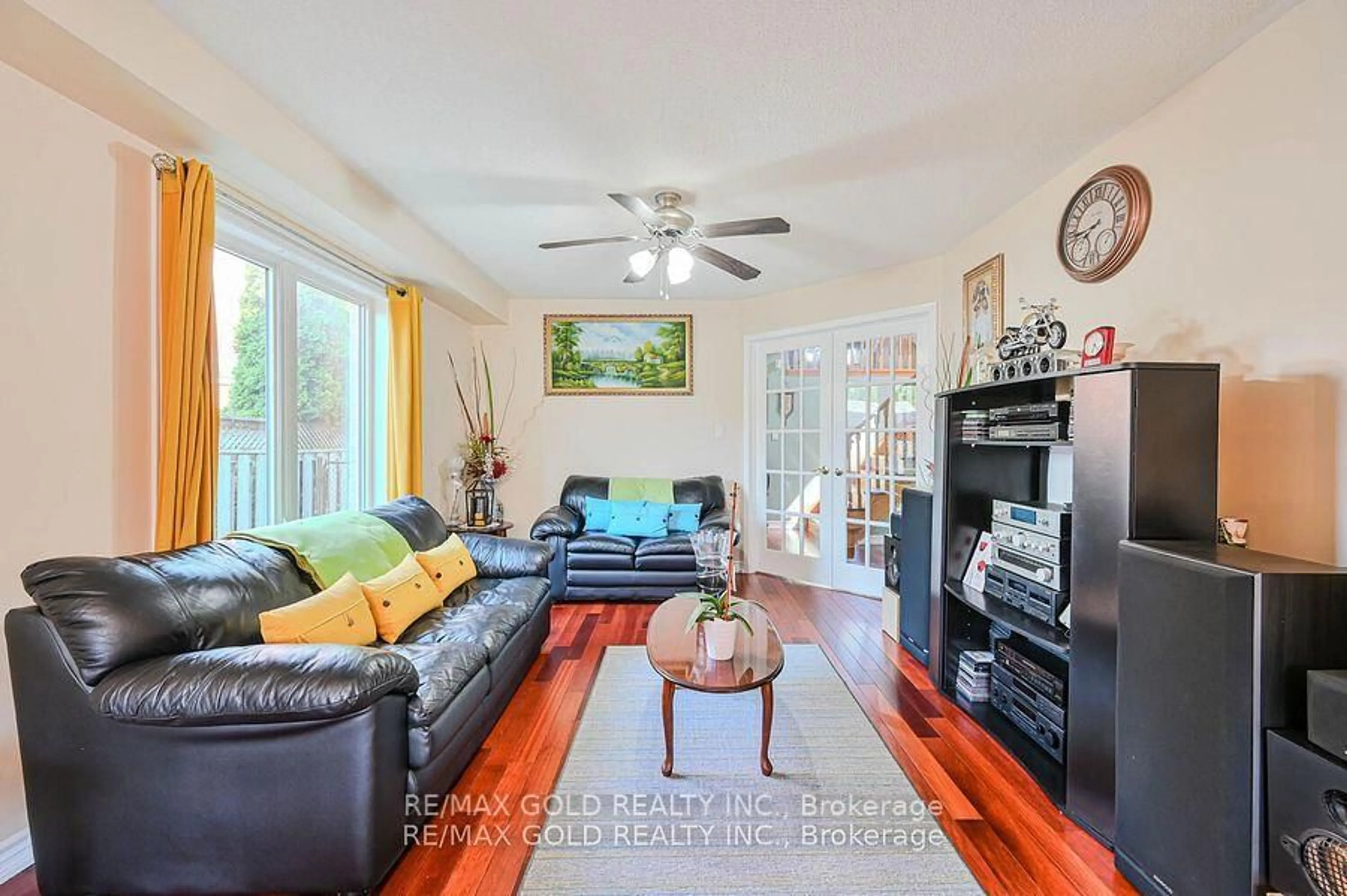 Living room with furniture, unknown for 47 Seclusion Cres, Brampton Ontario L6R 1L5