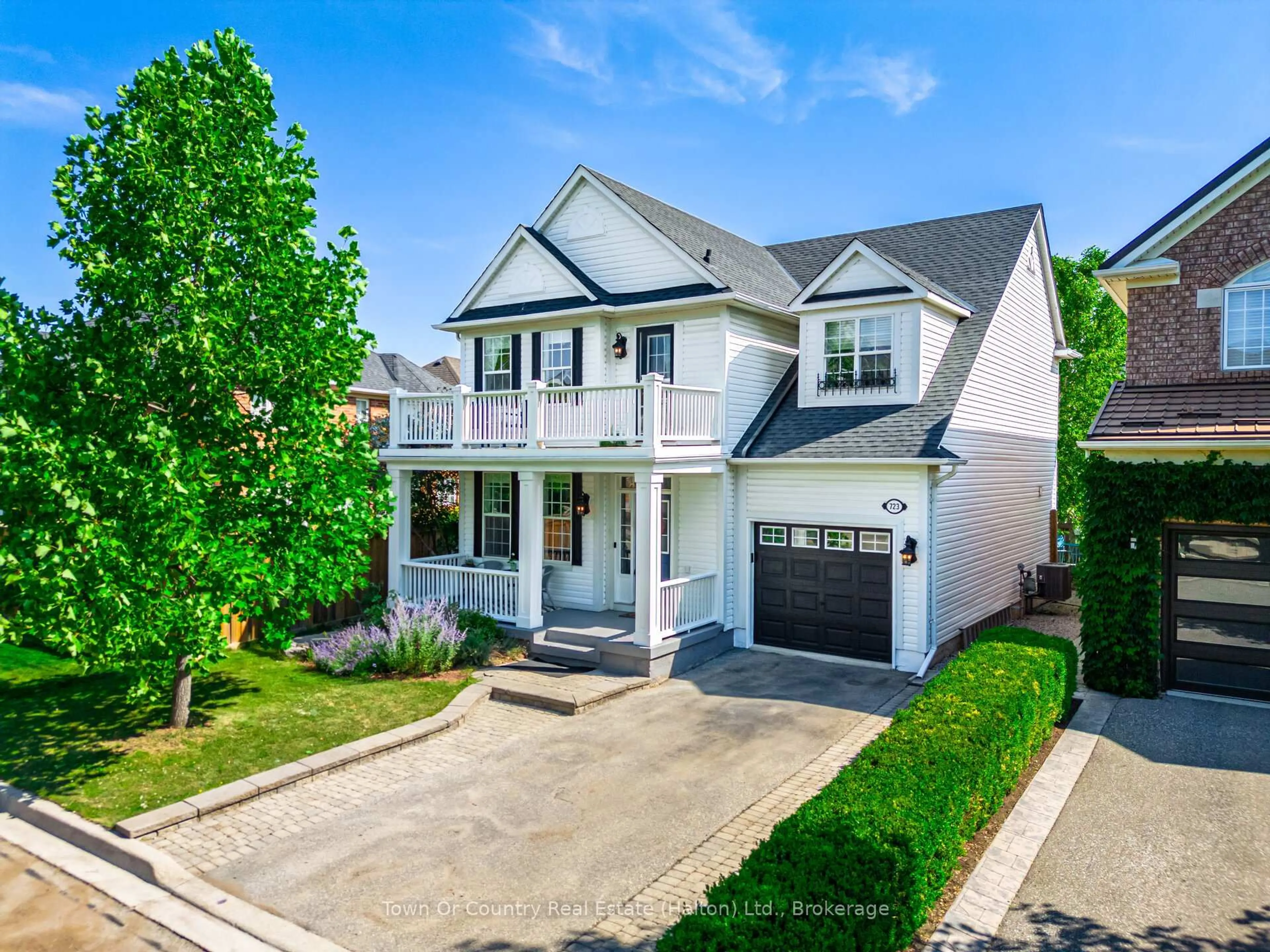 A pic from outside/outdoor area/front of a property/back of a property/a pic from drone, street for 723 Turrell Cres, Milton Ontario L9T 5L4