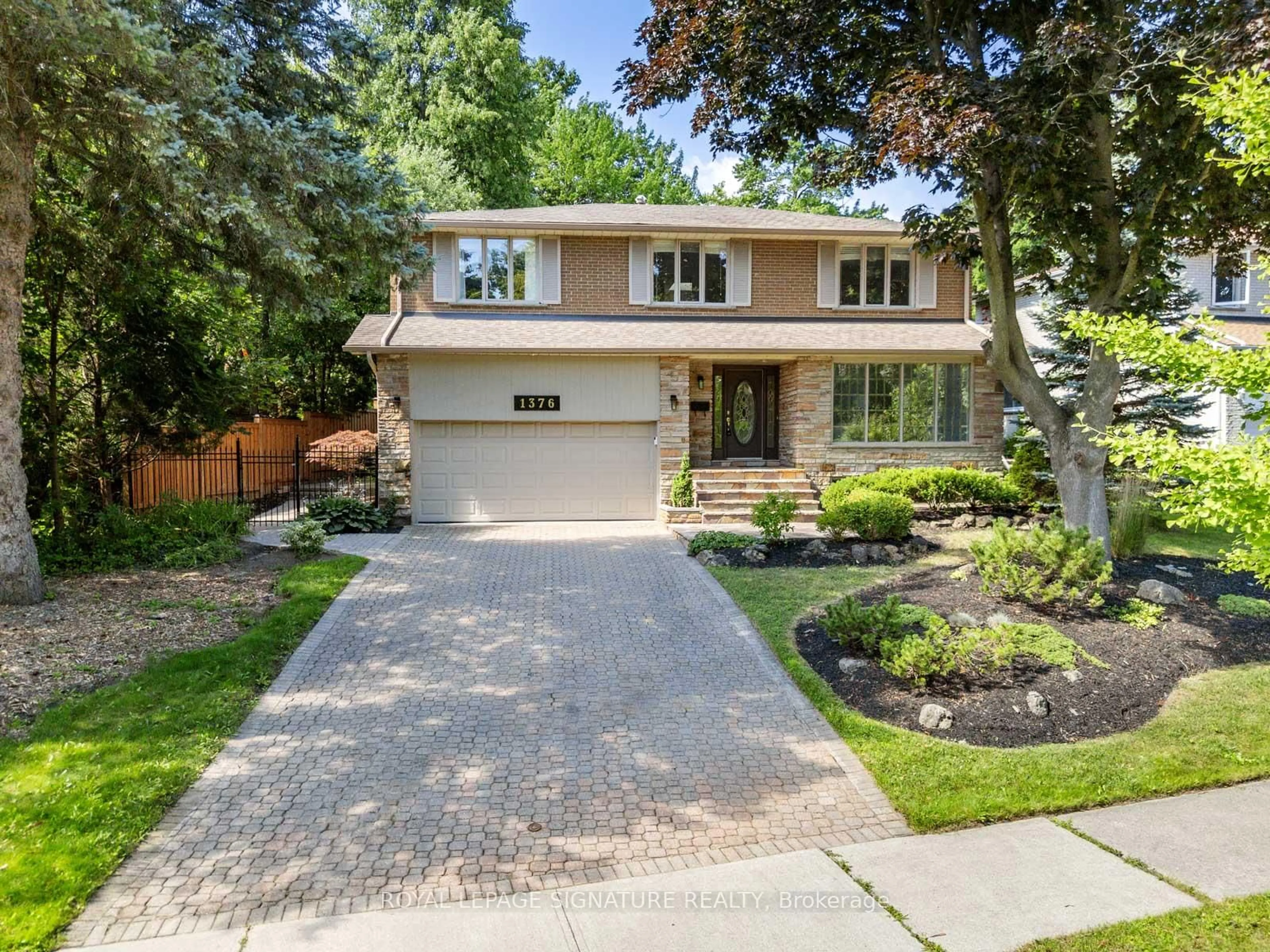 Home with brick exterior material, street for 1376 Tecumseh Park Dr, Mississauga Ontario L5H 2W6