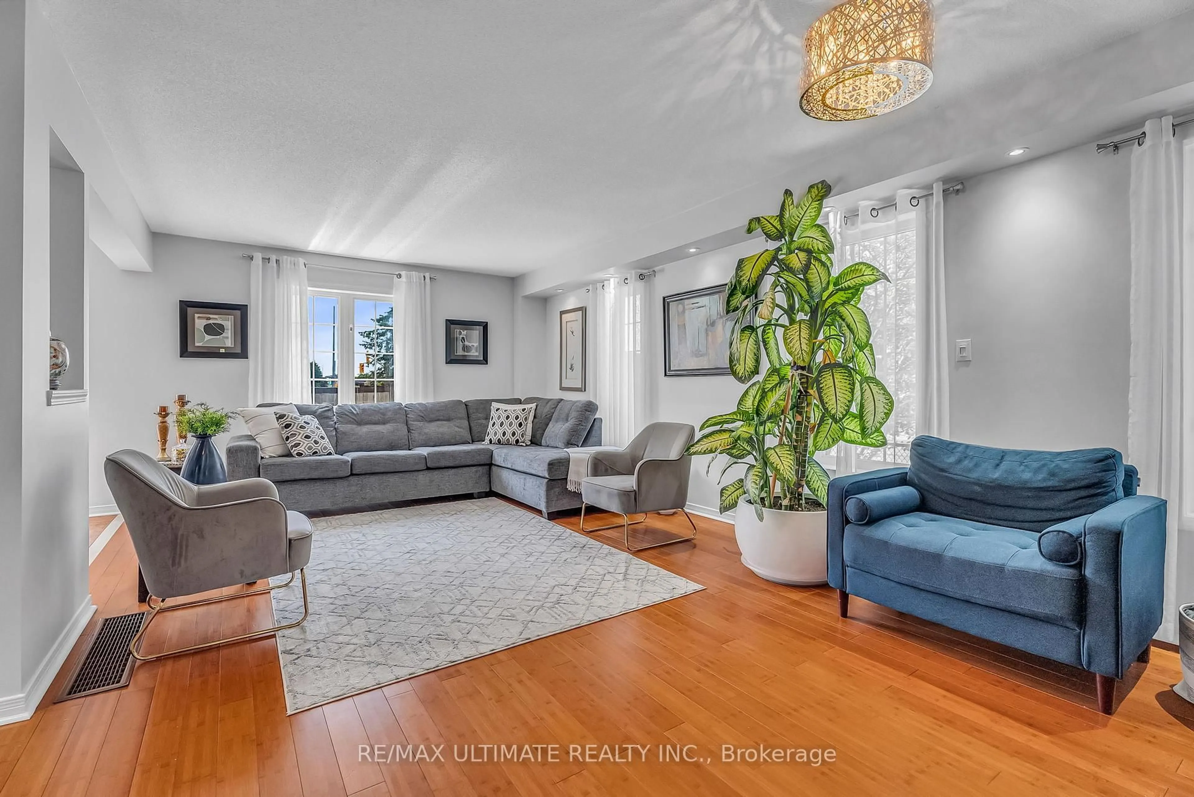Living room with furniture, unknown for 64 Tideland Dr, Brampton Ontario L7A 2W1