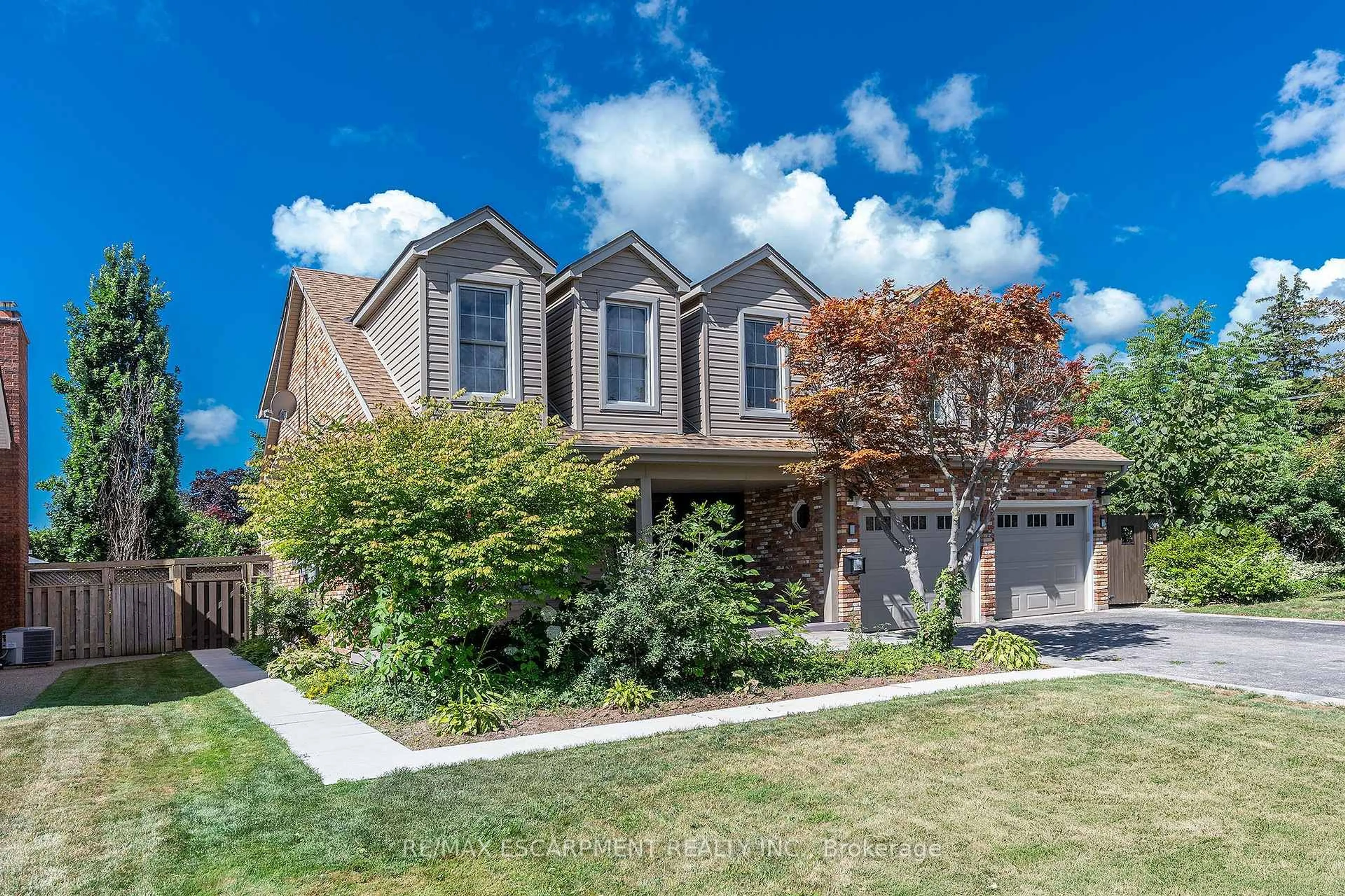 Home with brick exterior material, street for 436 GOODRAM Dr, Burlington Ontario L7L 2K1