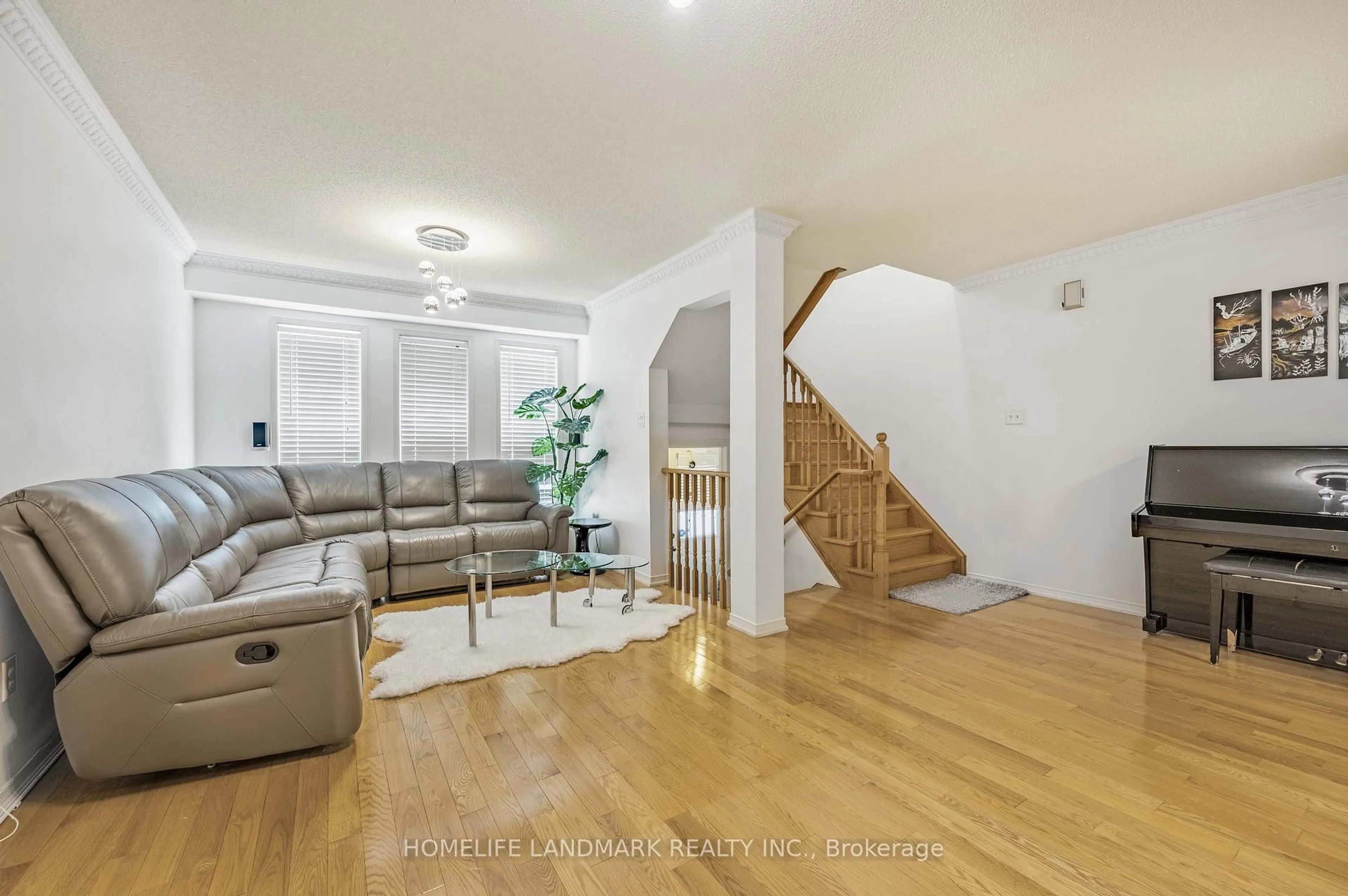 Unknown for 64 Viella St, Toronto Ontario M6N 5C8