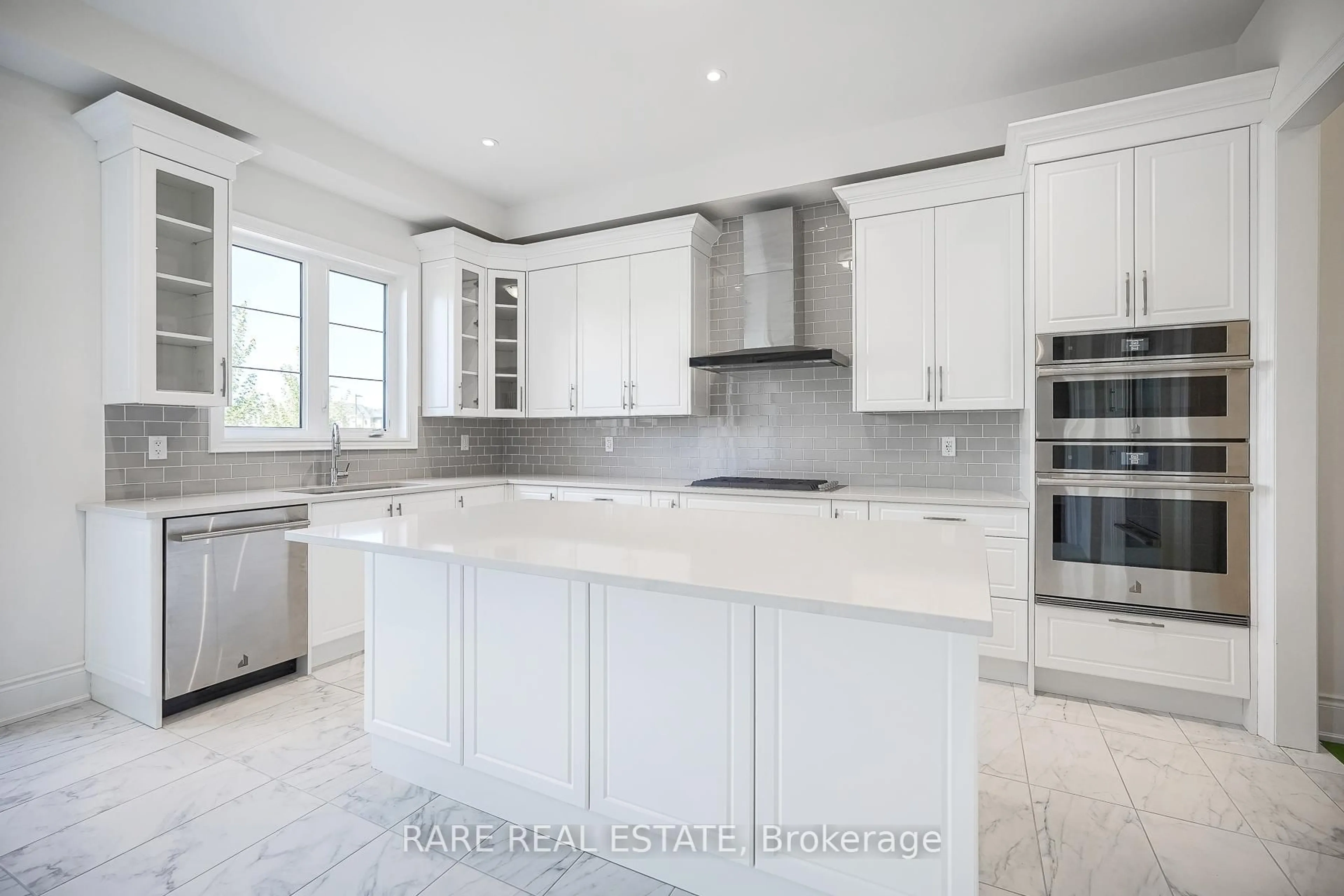 Open concept kitchen, ceramic/tile floor for 1224 Queens Plate Rd, Oakville Ontario L6M 5M3
