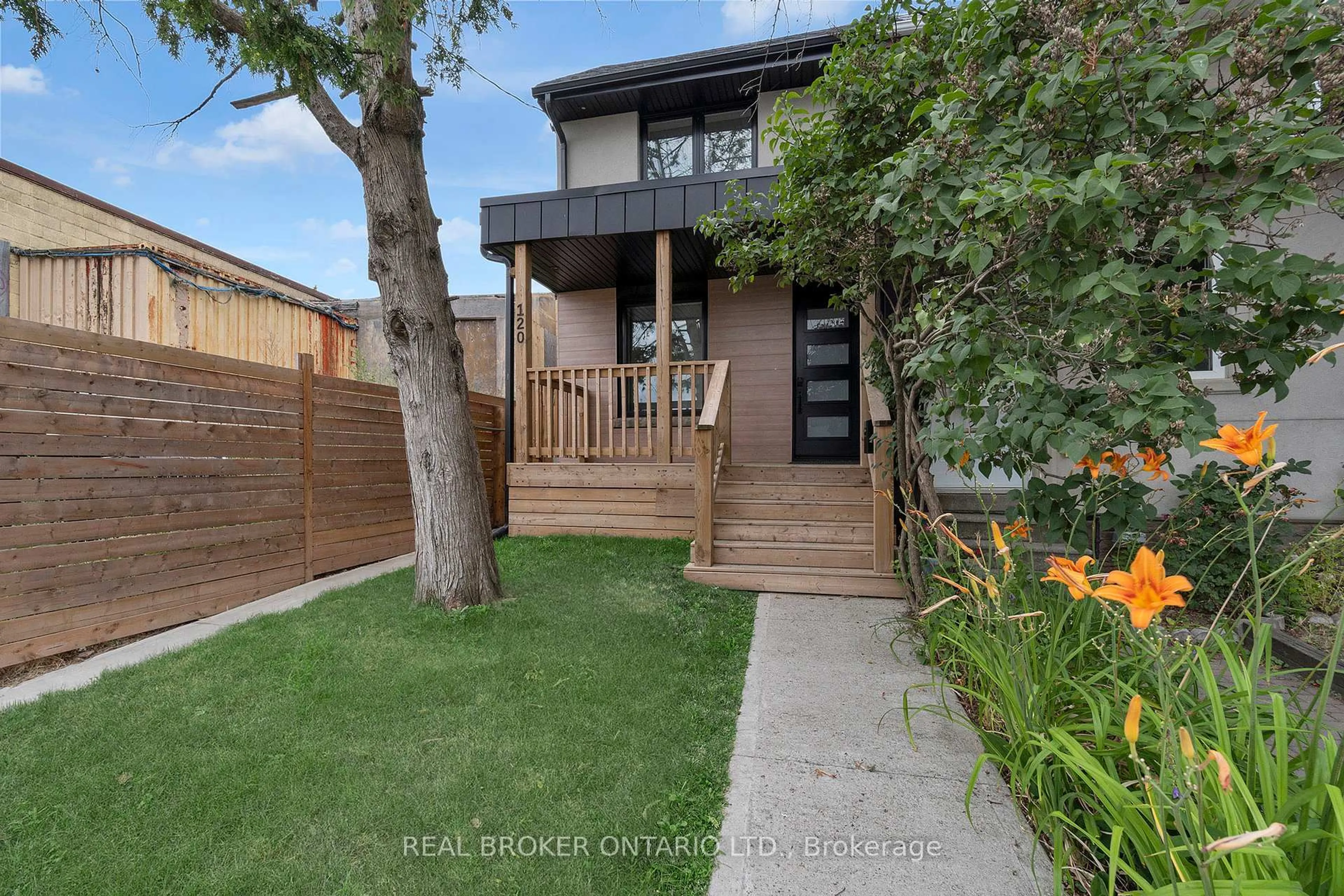 A pic from outside/outdoor area/front of a property/back of a property/a pic from drone, street for 120 Wiltshire Ave, Toronto Ontario M6N 2W1