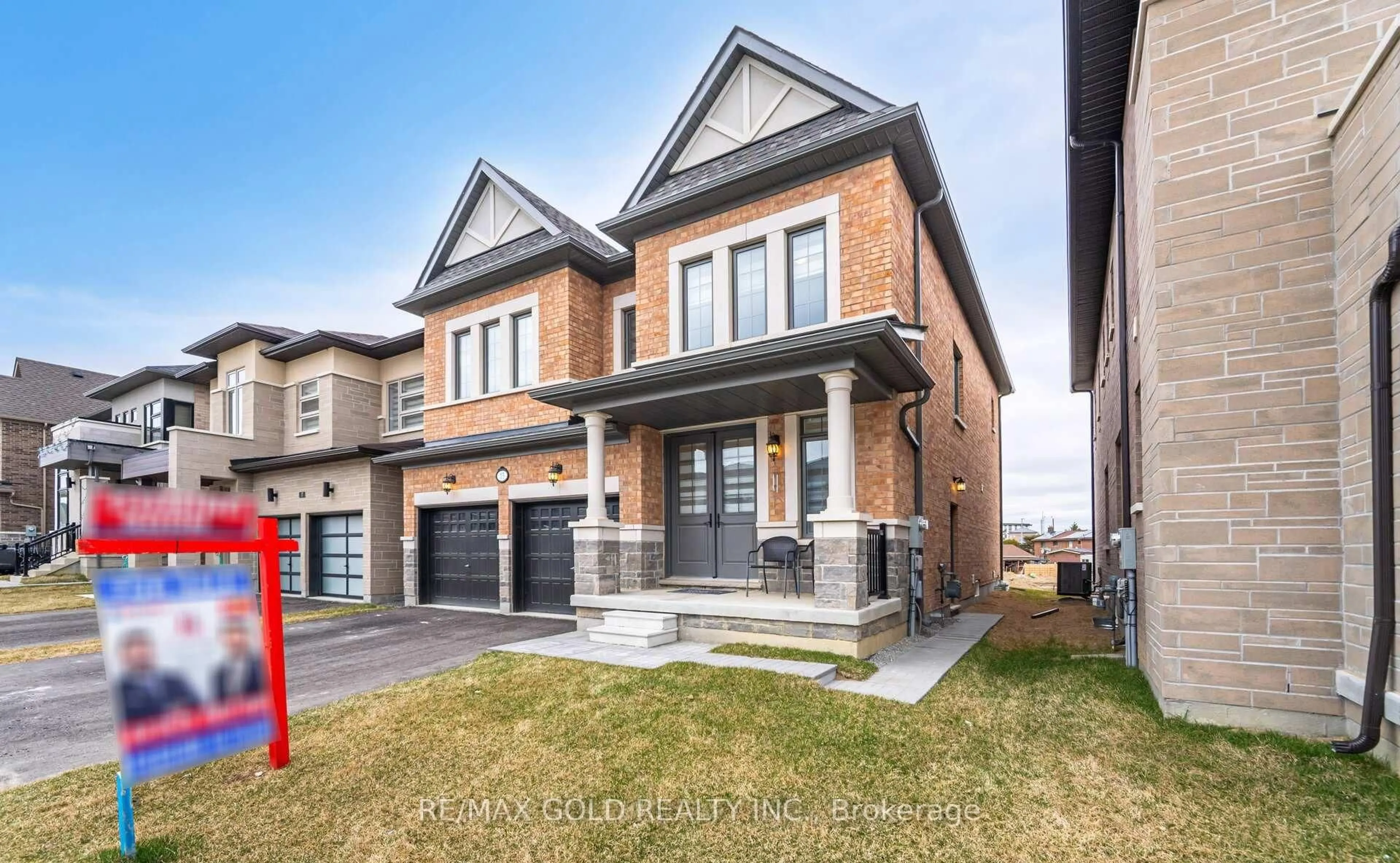 Home with brick exterior material, street for 15 Duxbury Rd, Brampton Ontario L6R 4E3