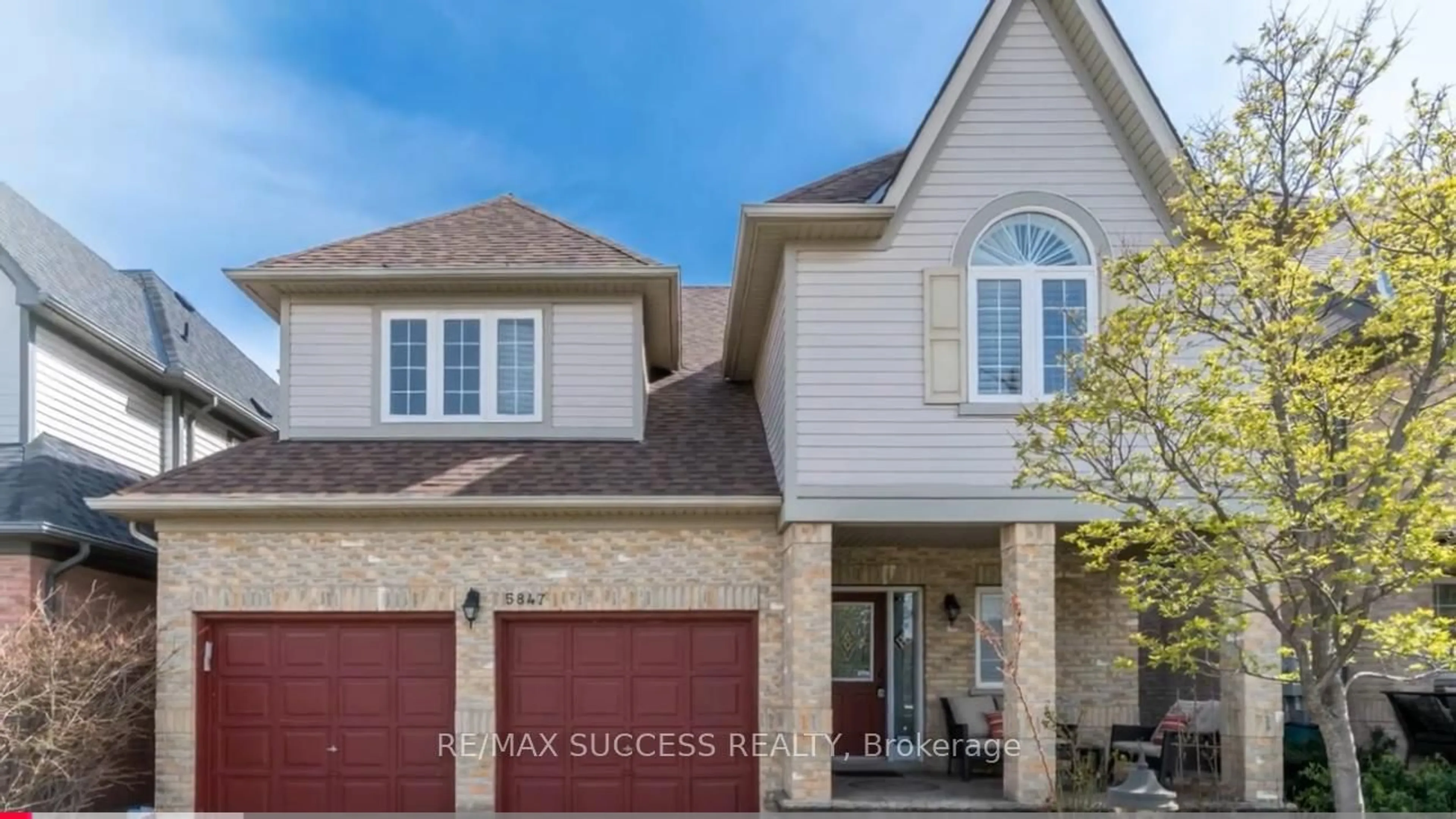 Home with brick exterior material, street for 5847 Summerside Dr, Mississauga Ontario L5M 6J5