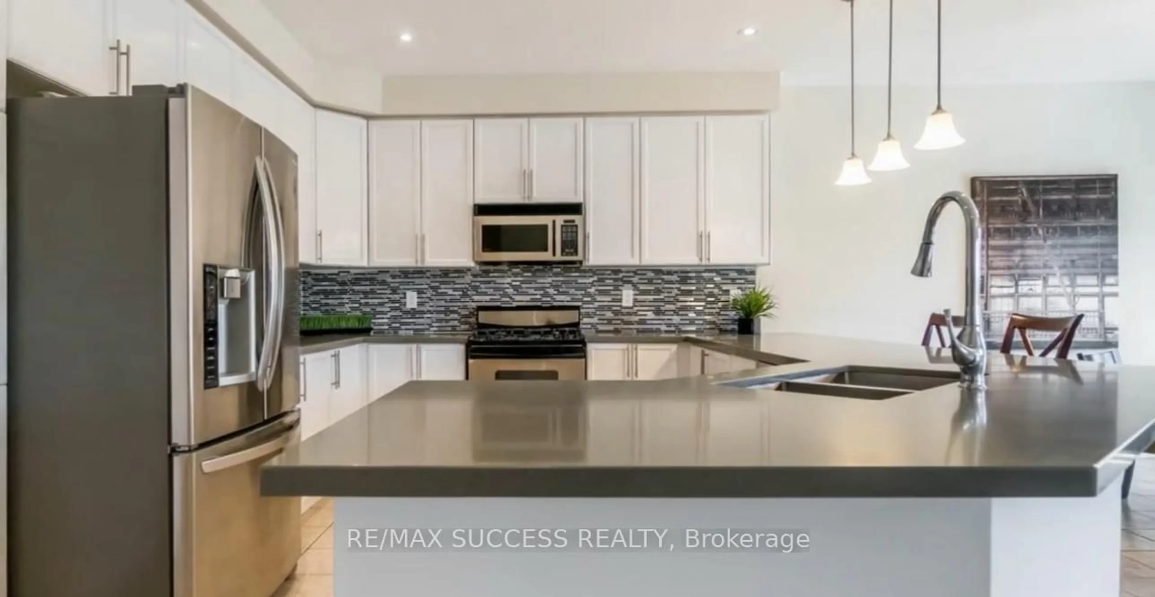 Contemporary kitchen, ceramic/tile floor for 5847 Summerside Dr, Mississauga Ontario L5M 6J5