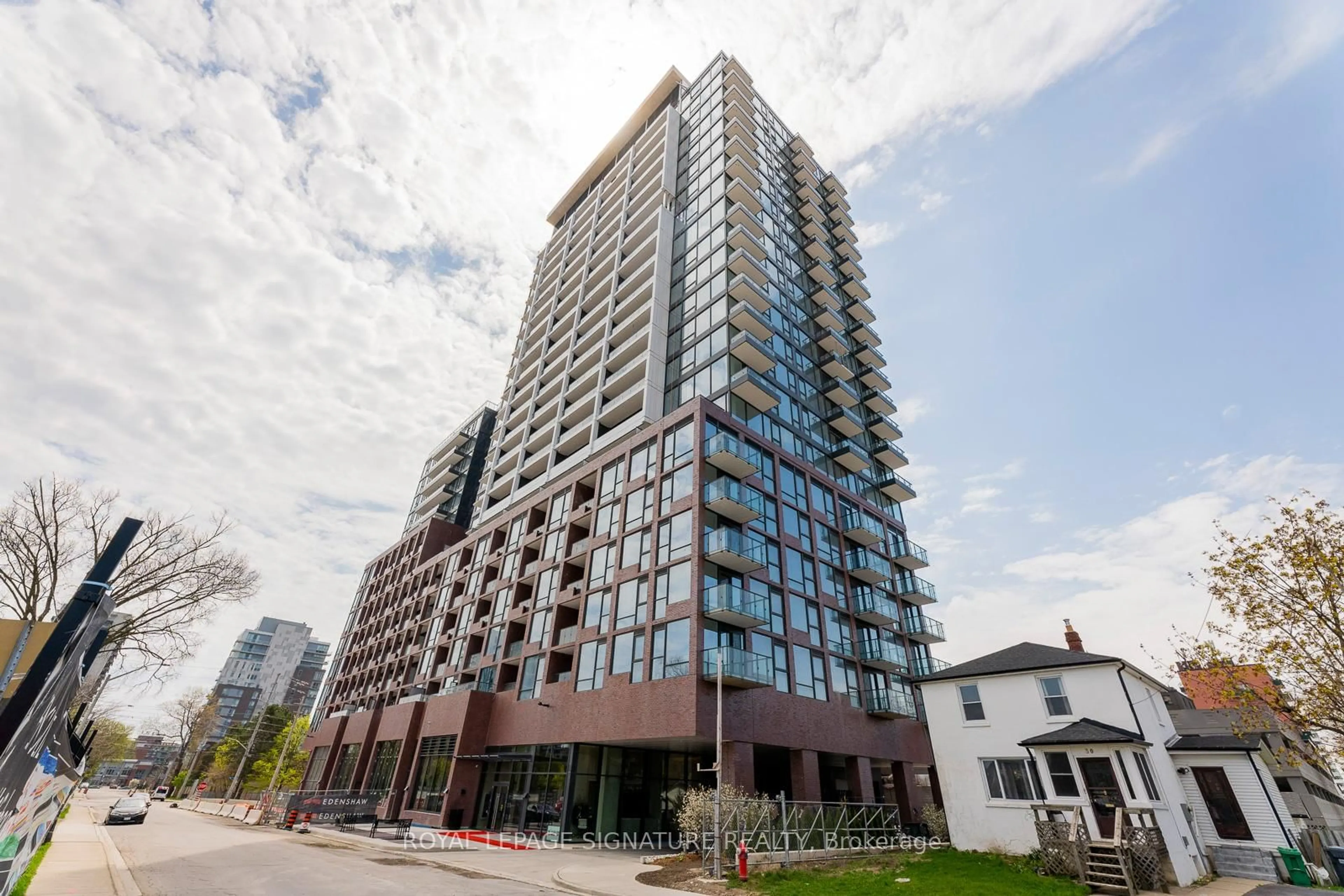 Unknown for 28 Ann St #209, Mississauga Ontario L5G 3G1