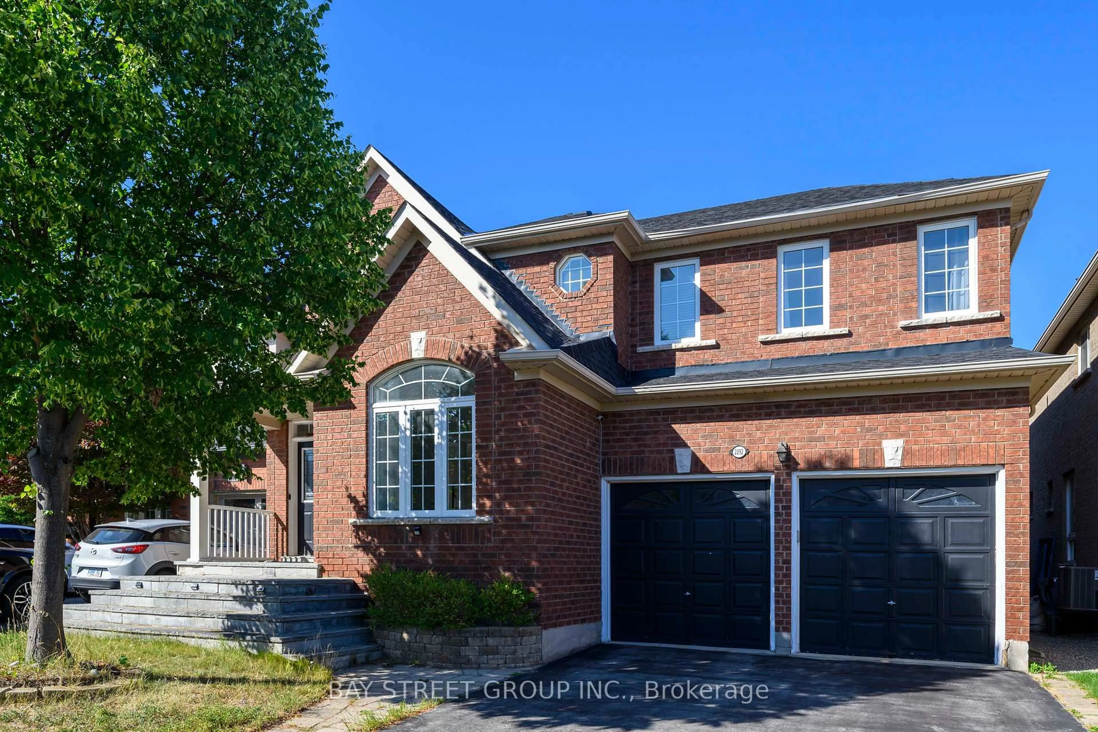 Home with brick exterior material, street for 2292 Blue Oak Circ, Oakville Ontario L6M 5J4