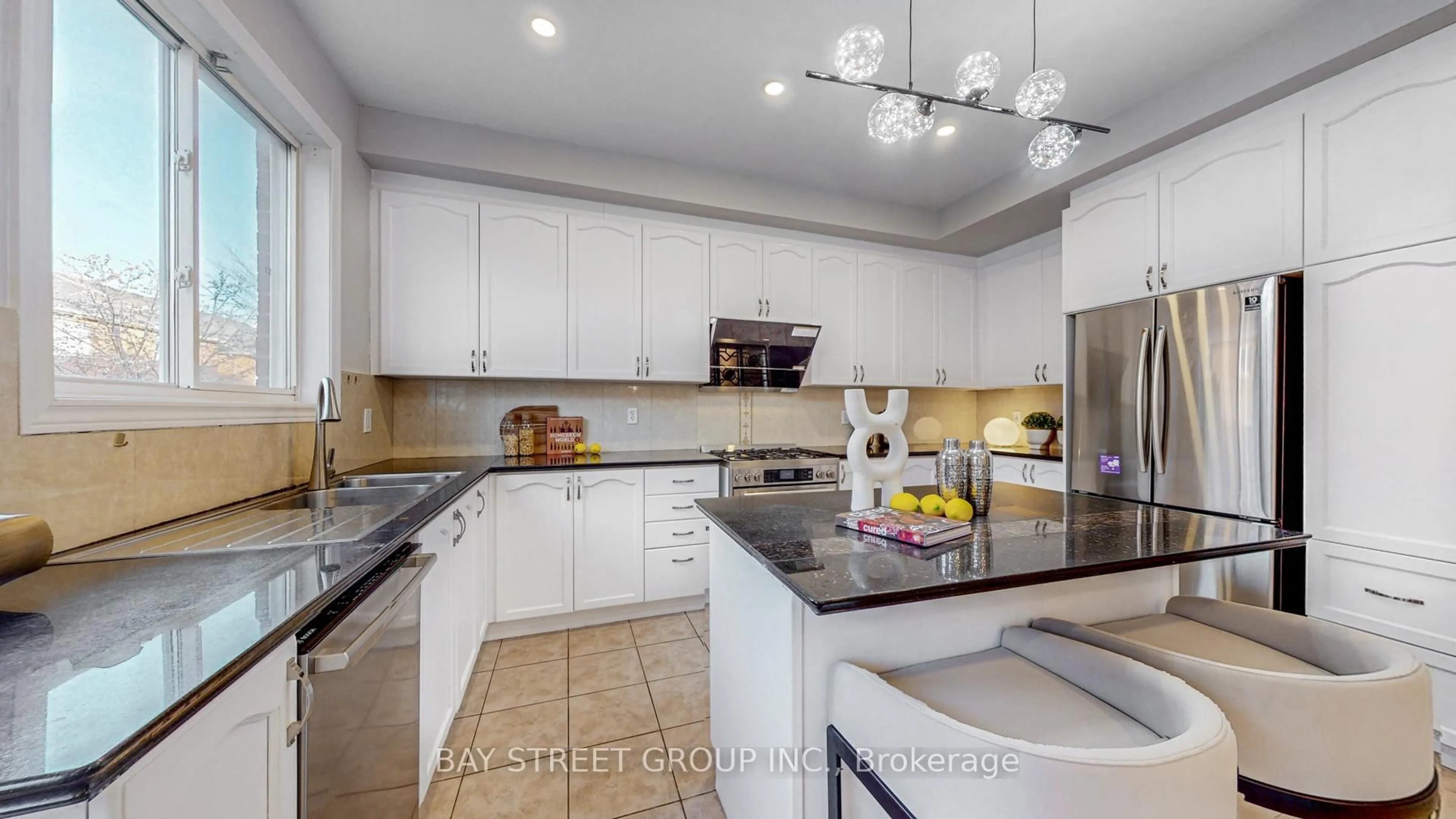 Open concept kitchen, ceramic/tile floor for 2292 Blue Oak Circ, Oakville Ontario L6M 5J4