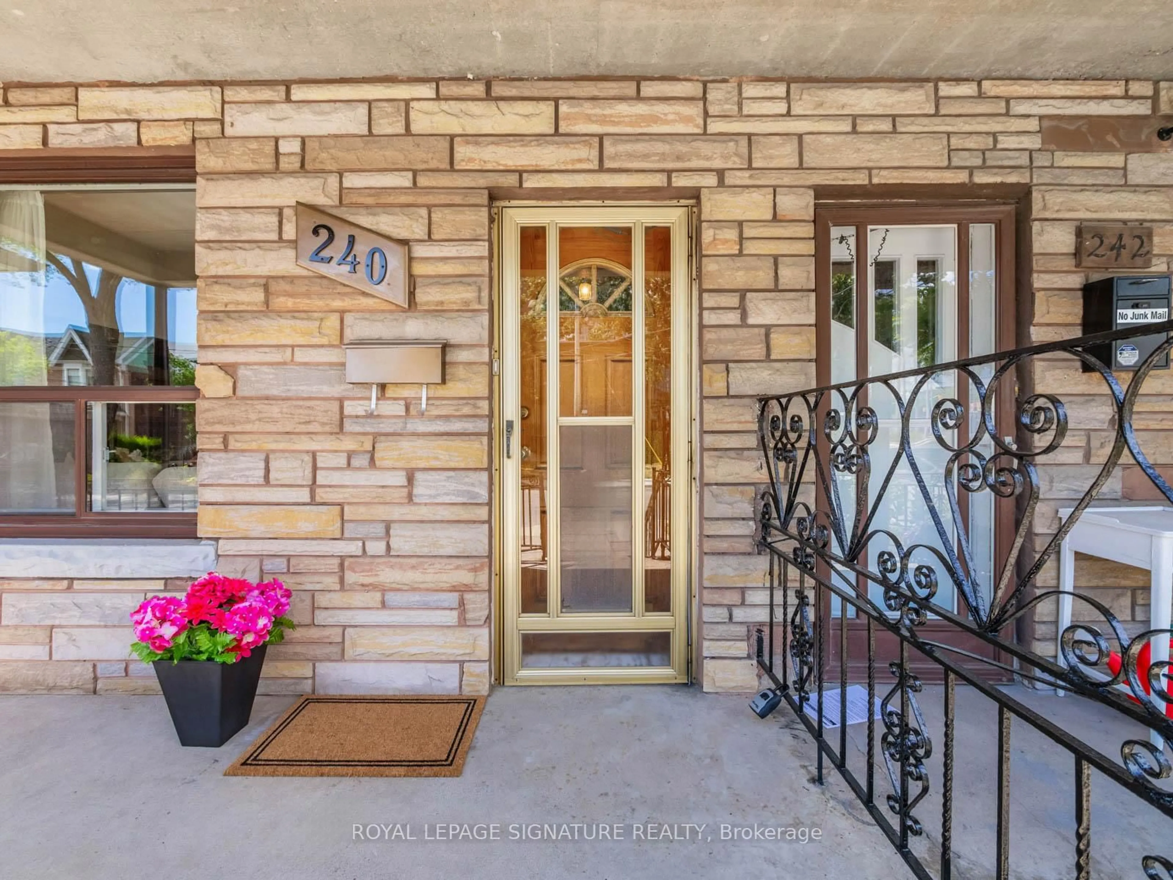Indoor entryway for 240 Emerson Ave, Toronto Ontario M6H 3T6