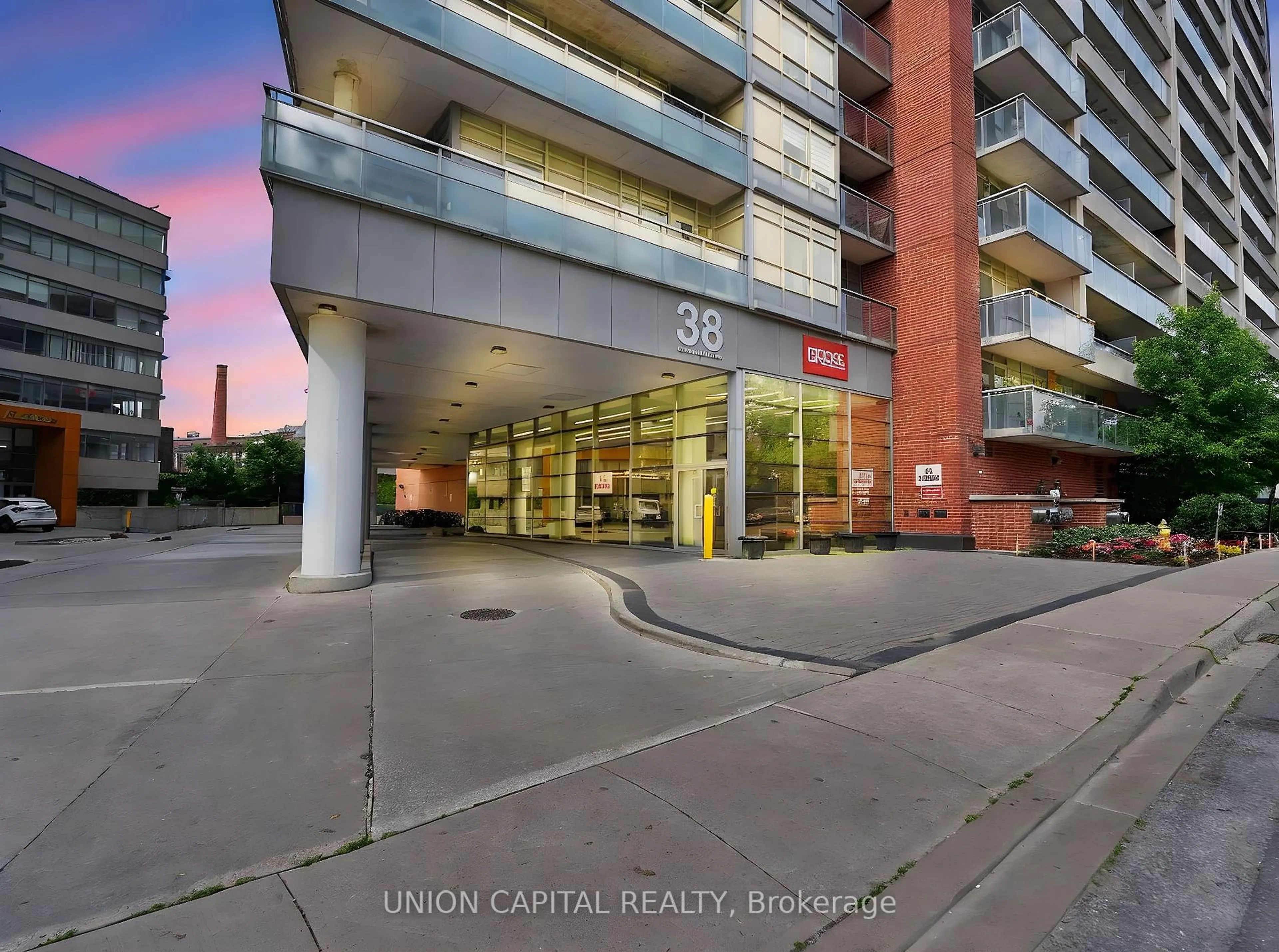 Indoor foyer for 38 Joe Shuster Way #919, Toronto Ontario M6K 0A5