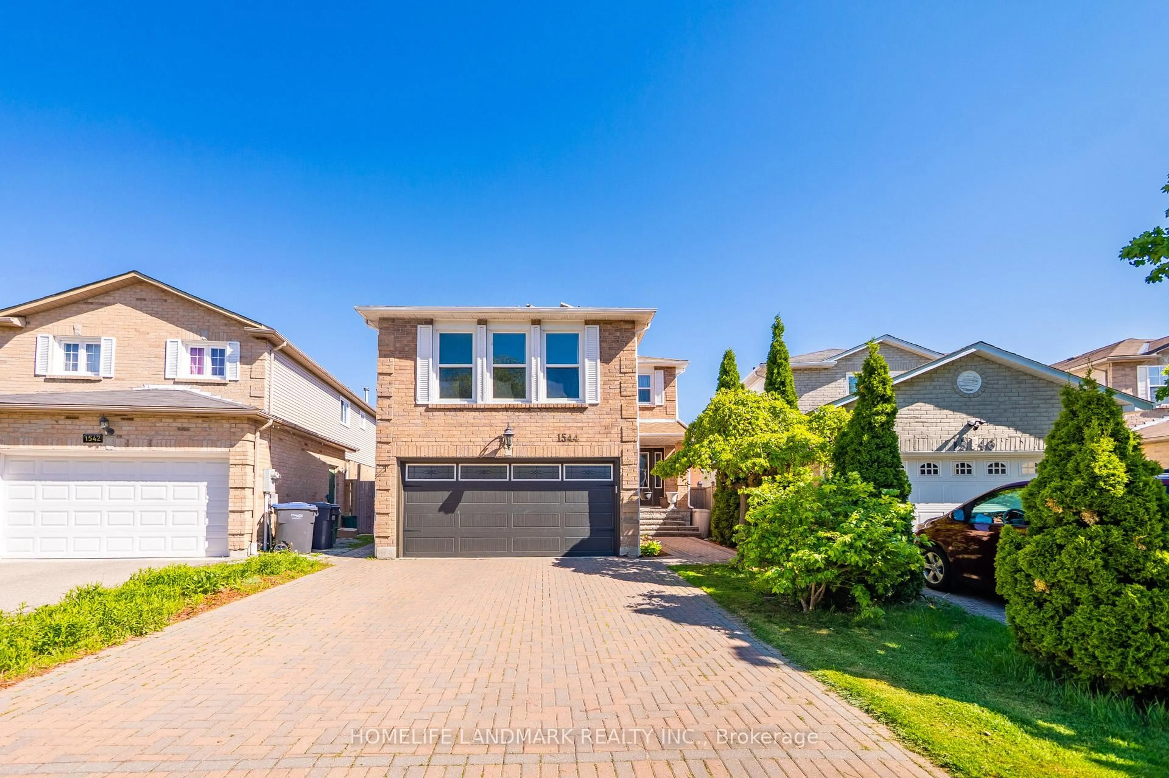 Home with brick exterior material, street for 1544 Kirkrow Cres, Mississauga Ontario L5M 3Y8