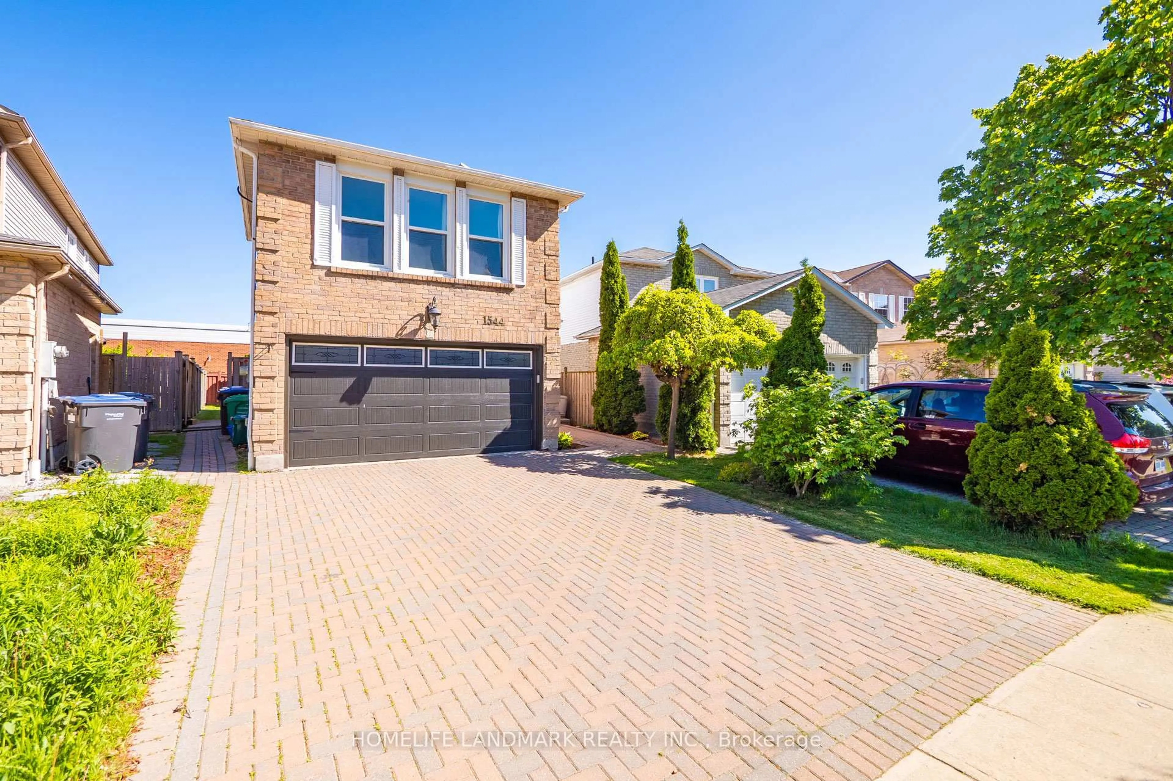 Home with brick exterior material, street for 1544 Kirkrow Cres, Mississauga Ontario L5M 3Y8