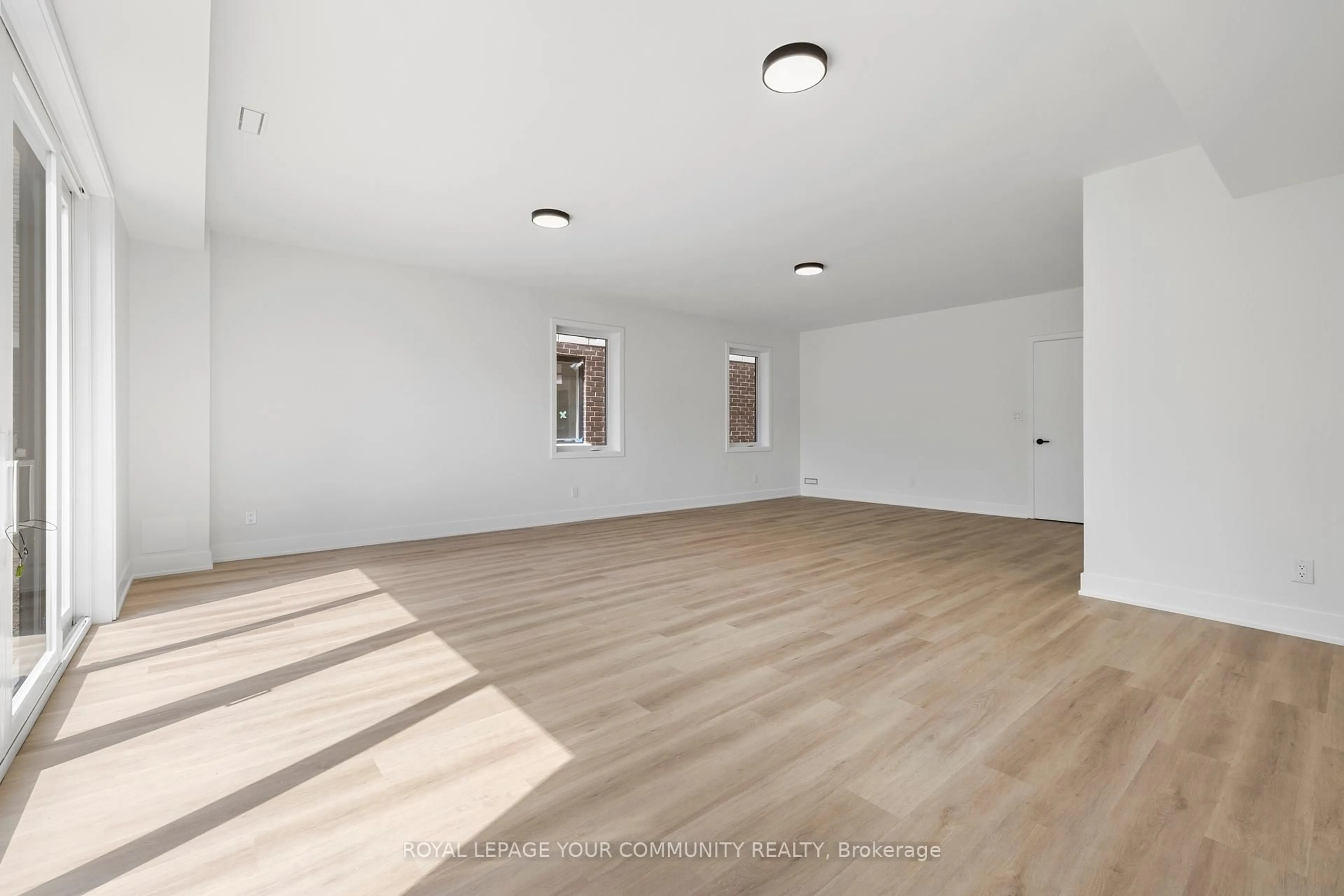 A pic of a room for 132 Dunbar Rd, Mississauga Ontario L5B 1G7
