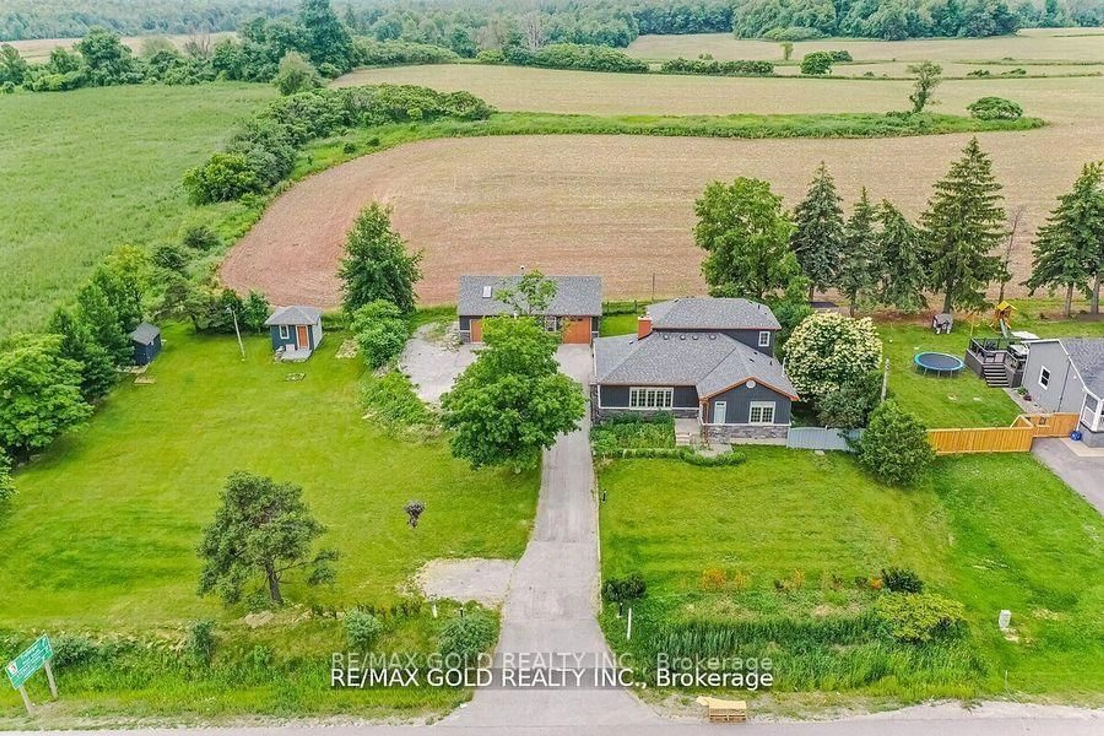 A pic from outside/outdoor area/front of a property/back of a property/a pic from drone, unknown for 13618 Highway 7, Halton Hills Ontario L7G 4S4