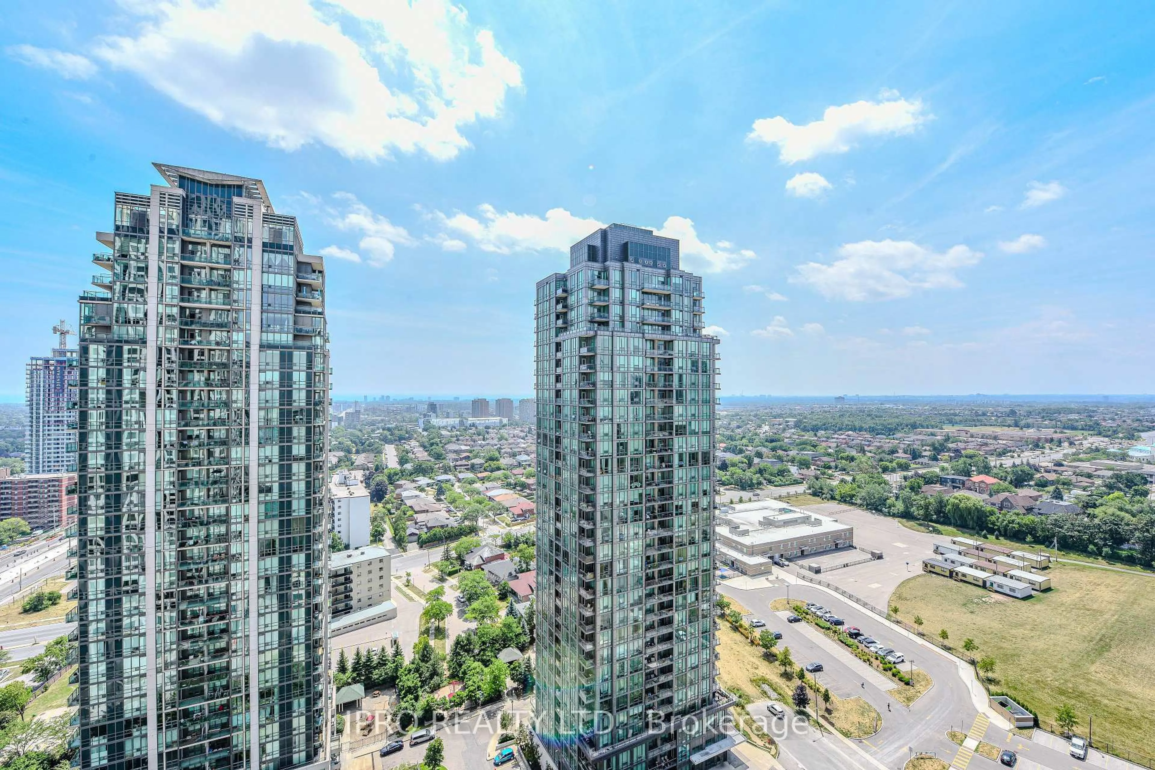 A pic from outside/outdoor area/front of a property/back of a property/a pic from drone, city buildings view from balcony for 36 Elm Dr #2505, Mississauga Ontario L5B 0N3