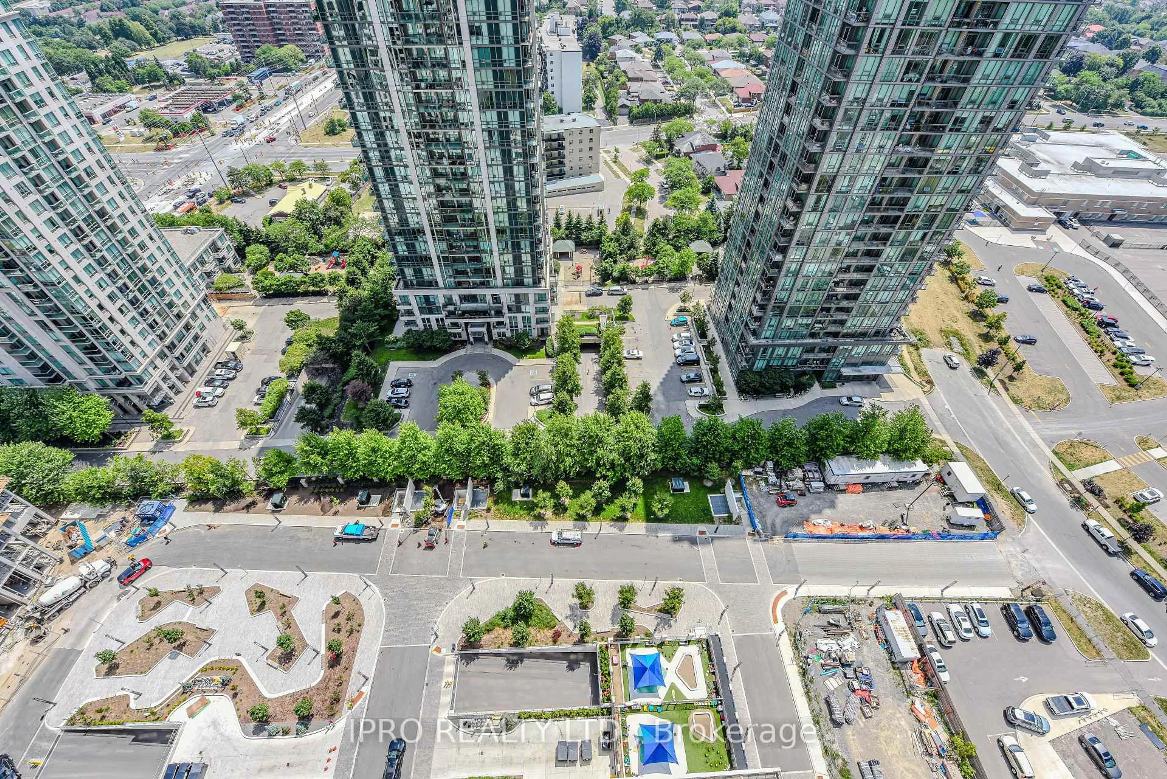 A pic from outside/outdoor area/front of a property/back of a property/a pic from drone, city buildings view from balcony for 36 Elm Dr #2505, Mississauga Ontario L5B 0N3