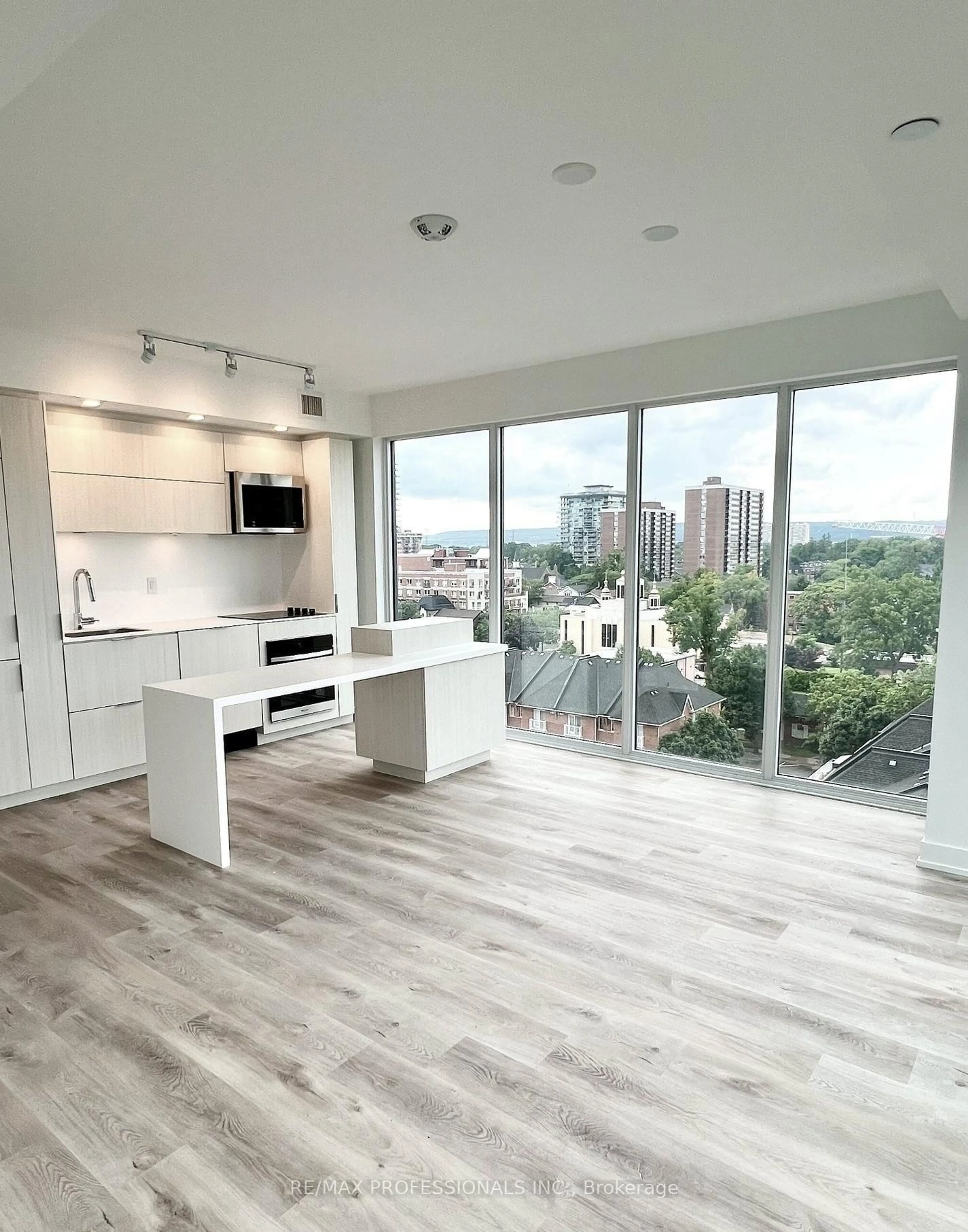 Open concept kitchen, unknown for 370 Martha St #802, Burlington Ontario L7R 0G9