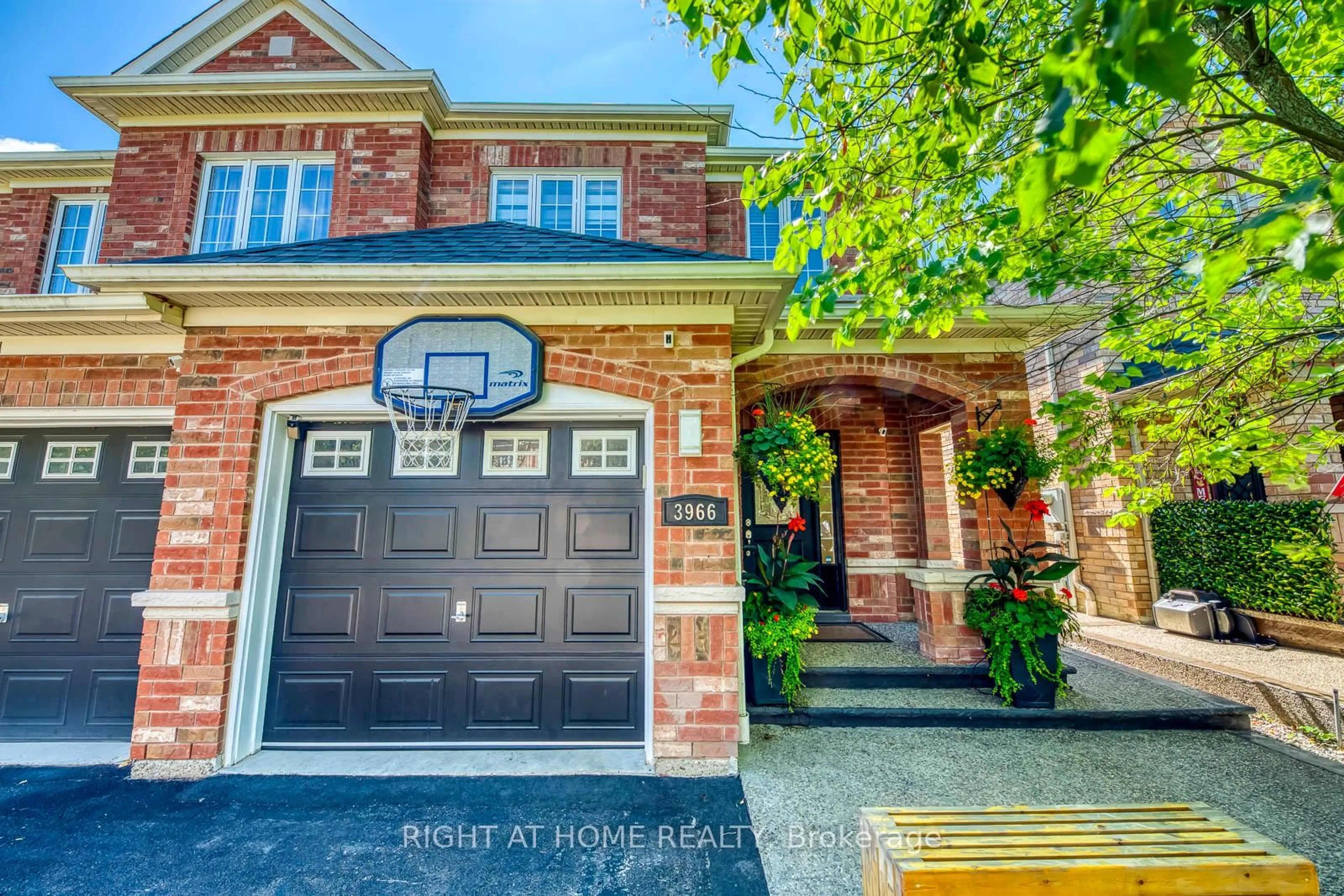 Home with brick exterior material, street for 3966 Skyview St, Mississauga Ontario L5M 8A2