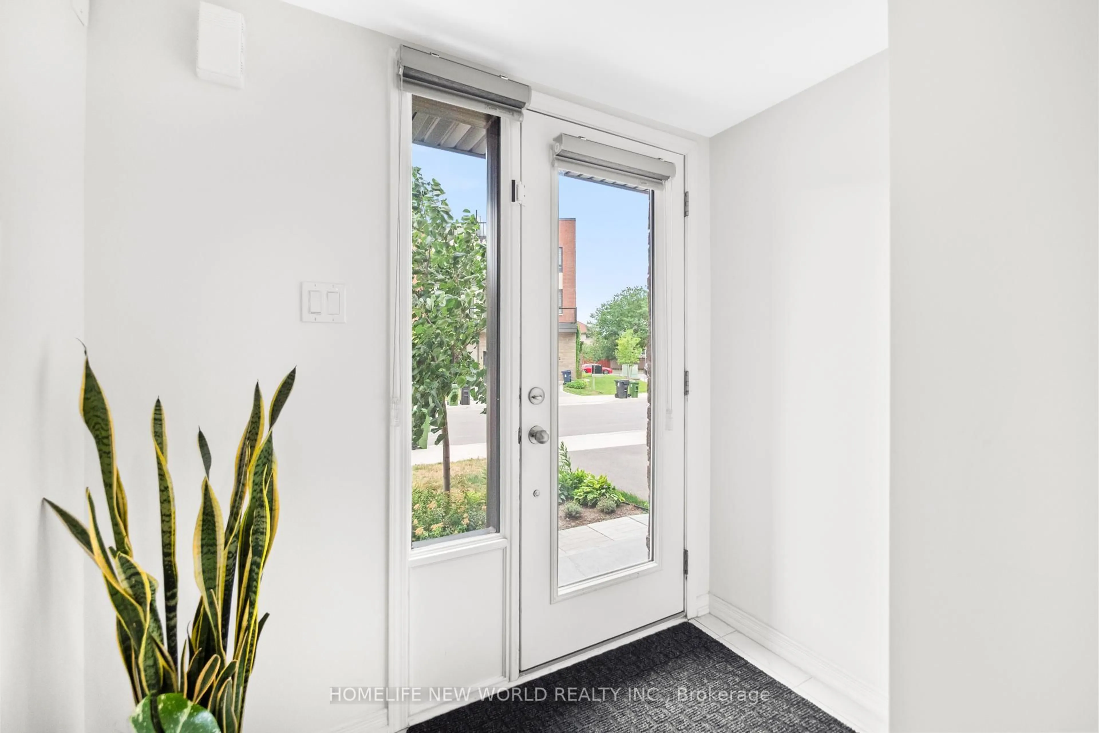 Indoor entryway for 51 Woodstream Dr, Toronto Ontario M9W 0G1