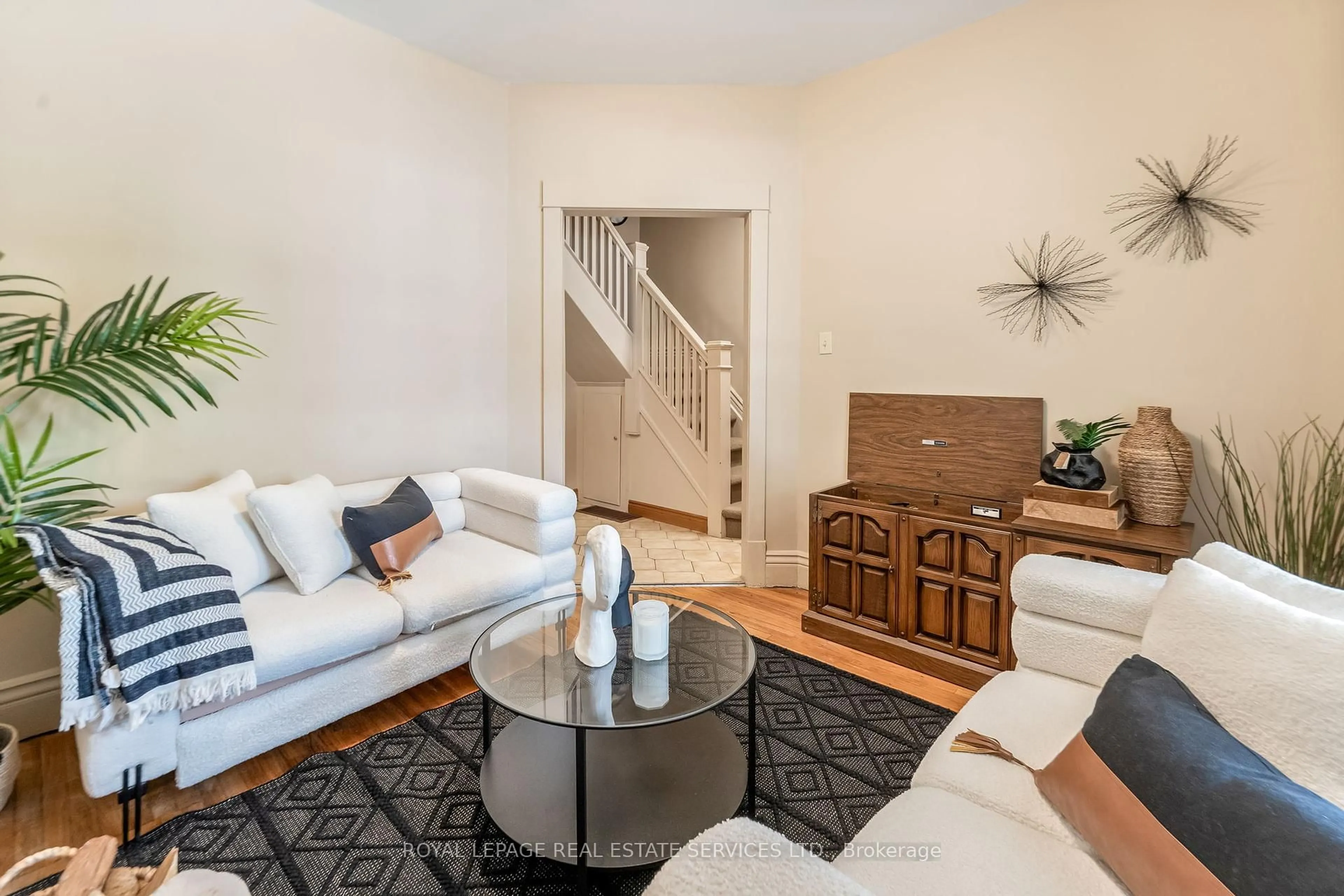 Living room with furniture, unknown for 53 Exeter St, Toronto Ontario M6N 1G3