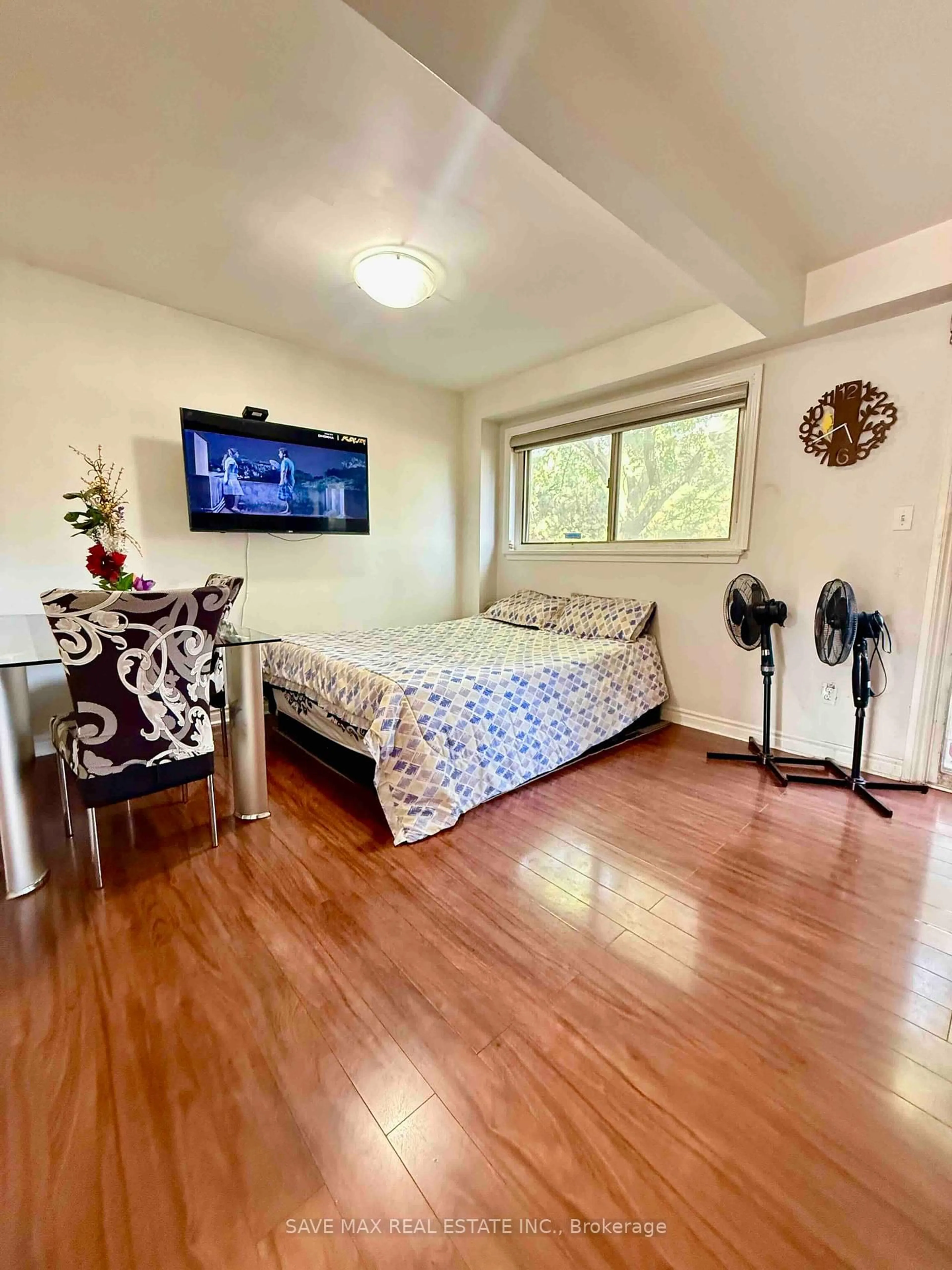 A pic of a room for 153 Fleetwood Cres, Brampton Ontario L6T 2E5