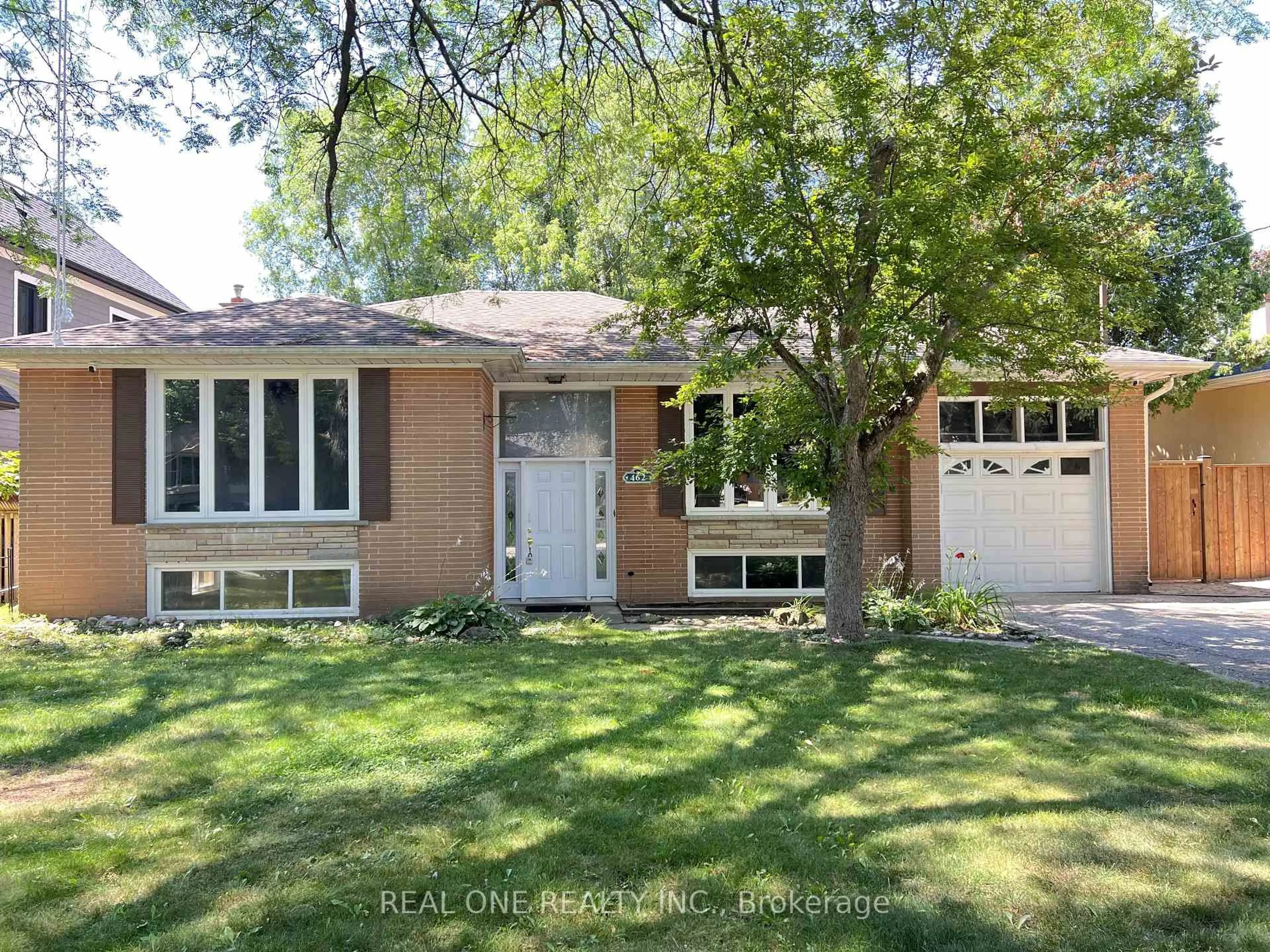 Home with brick exterior material, street for 462 Willis Dr, Oakville Ontario L6L 4V5