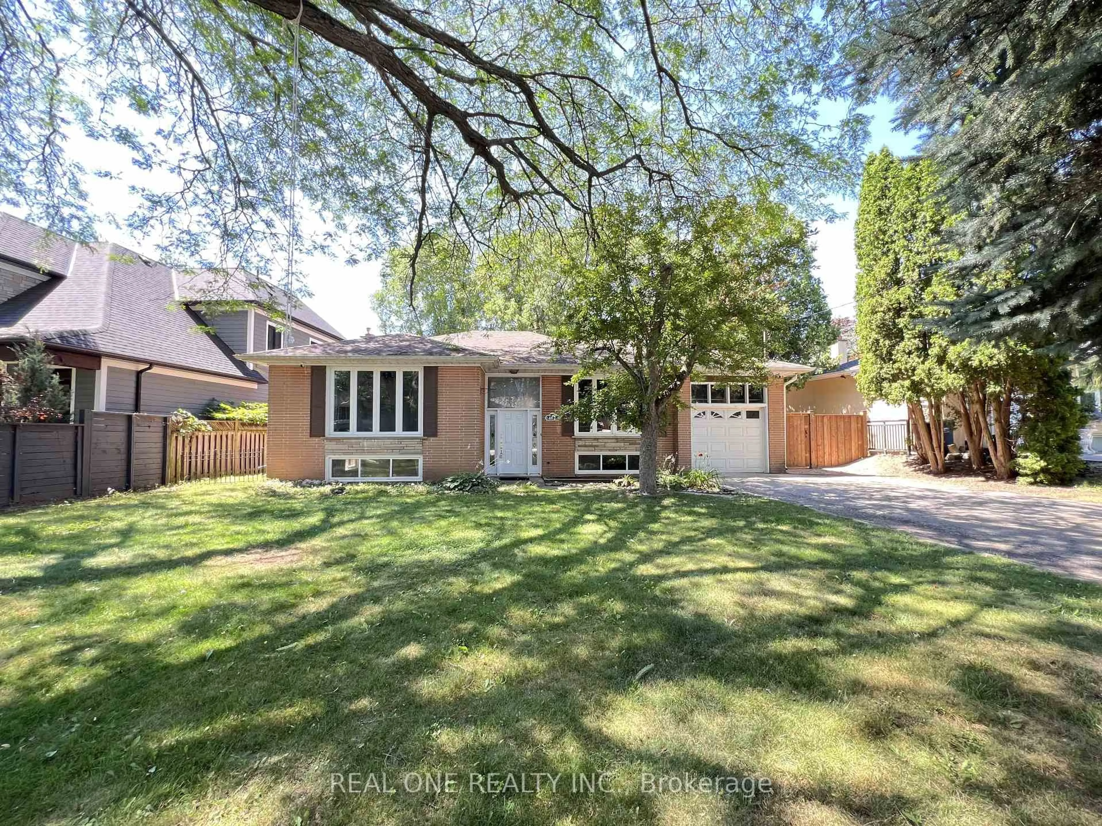 Home with brick exterior material, street for 462 Willis Dr, Oakville Ontario L6L 4V5