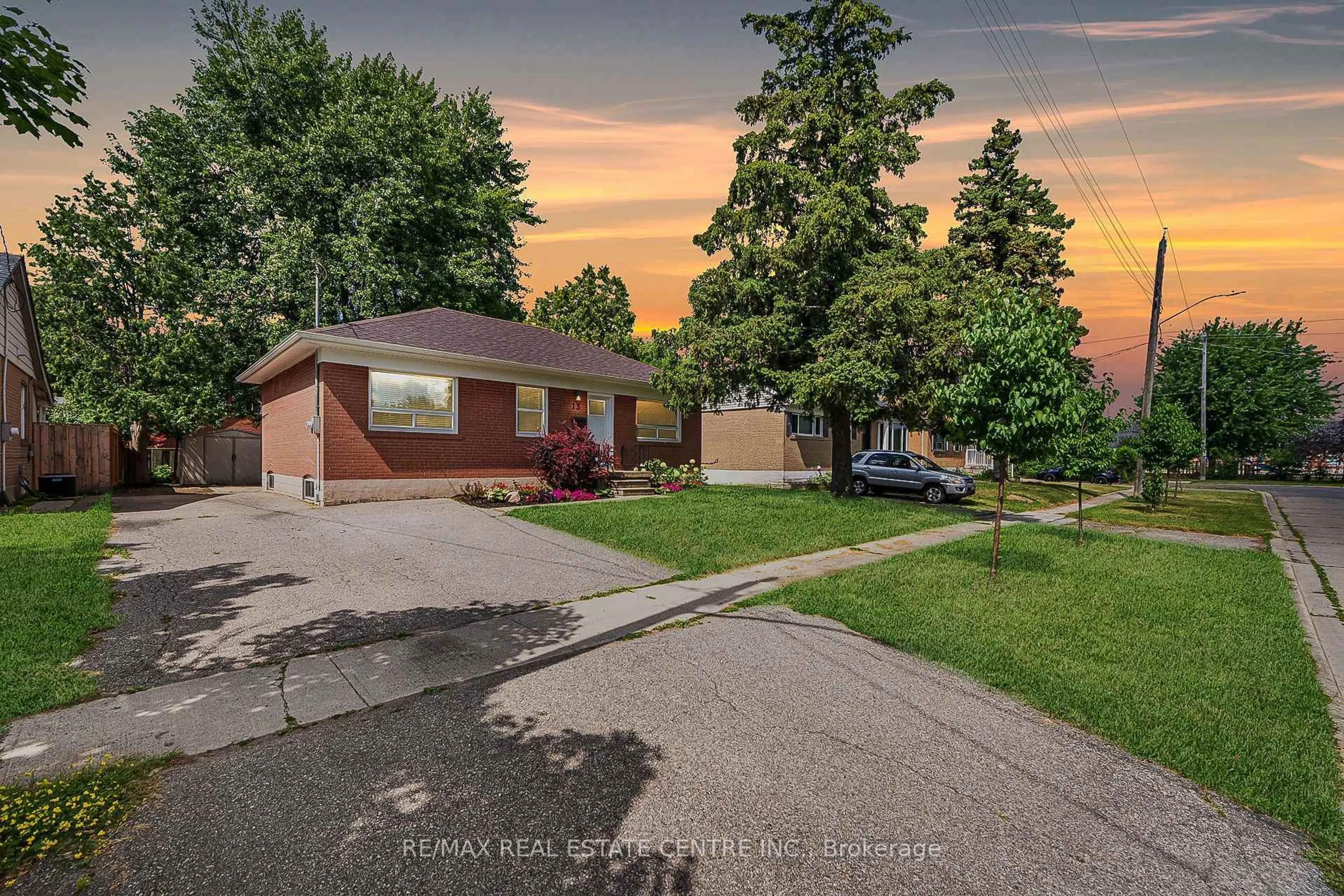 A pic from outside/outdoor area/front of a property/back of a property/a pic from drone, street for 13 Glendale Ave, Brampton Ontario L6X 1X2
