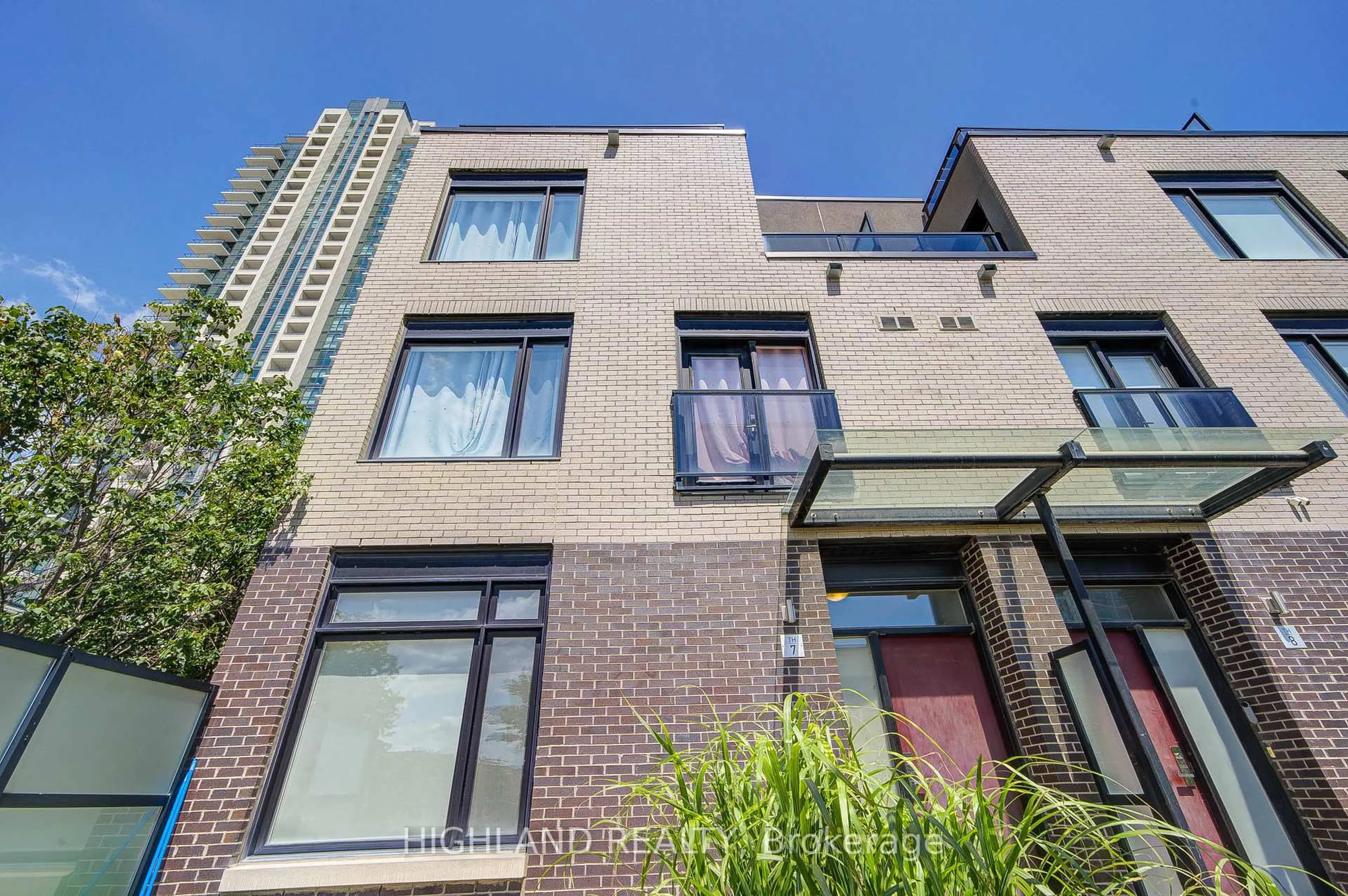 Home with brick exterior material, building for 4030 Parkside Village Dr #7, Mississauga Ontario L5B 0K2