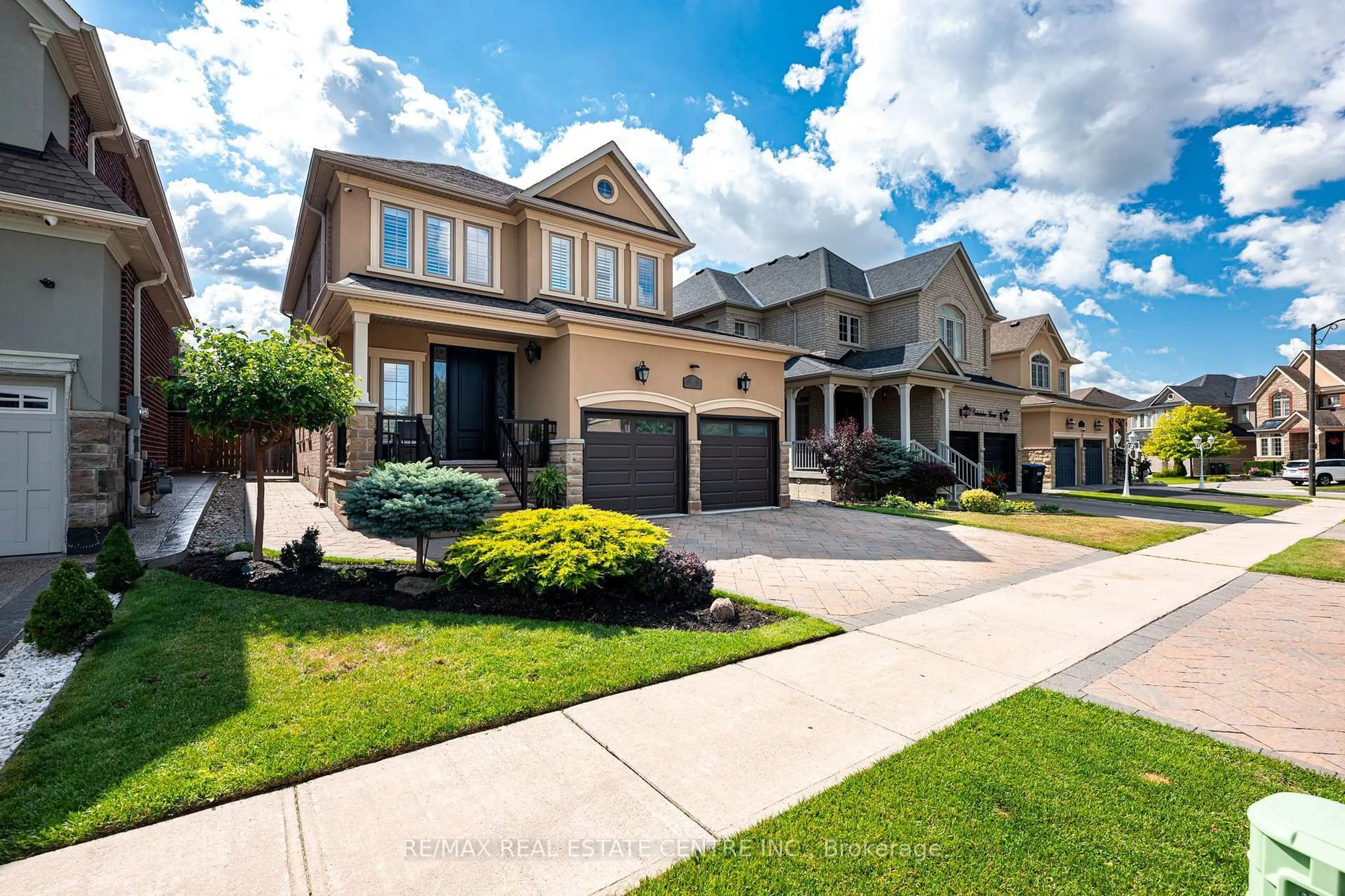 Home with brick exterior material, street for 74 Cedarholme Ave, Caledon Ontario L7C 3T1