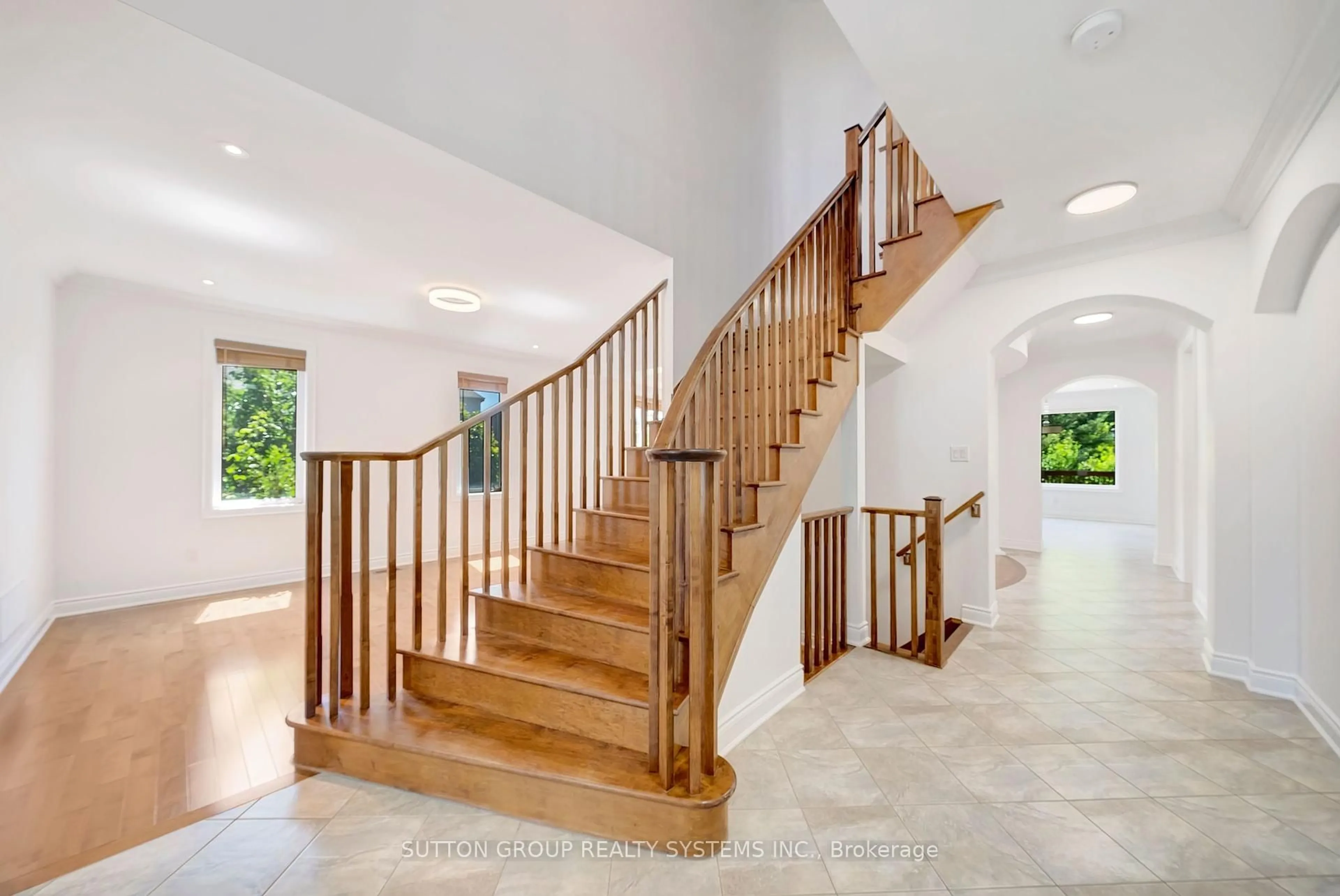 Unknown for 931 Syndenham Lane, Milton Ontario L9T 8J4